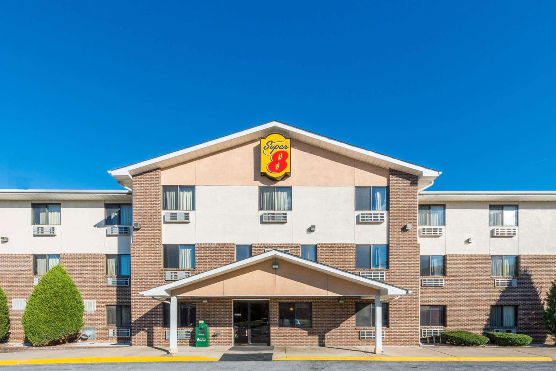 Super 8 by Wyndham Front Royal Near Shenandoah National Park featured exterior or lobby in Front Royal, VA — similar hotel