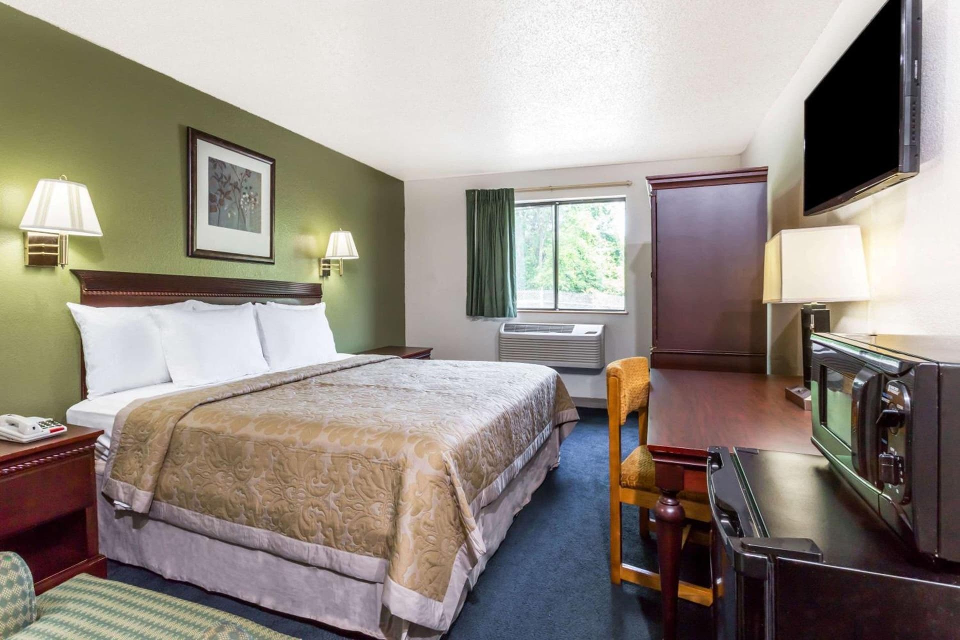 Super 8 by Wyndham Hampton interior in Hampton, VA — gallery photo 2