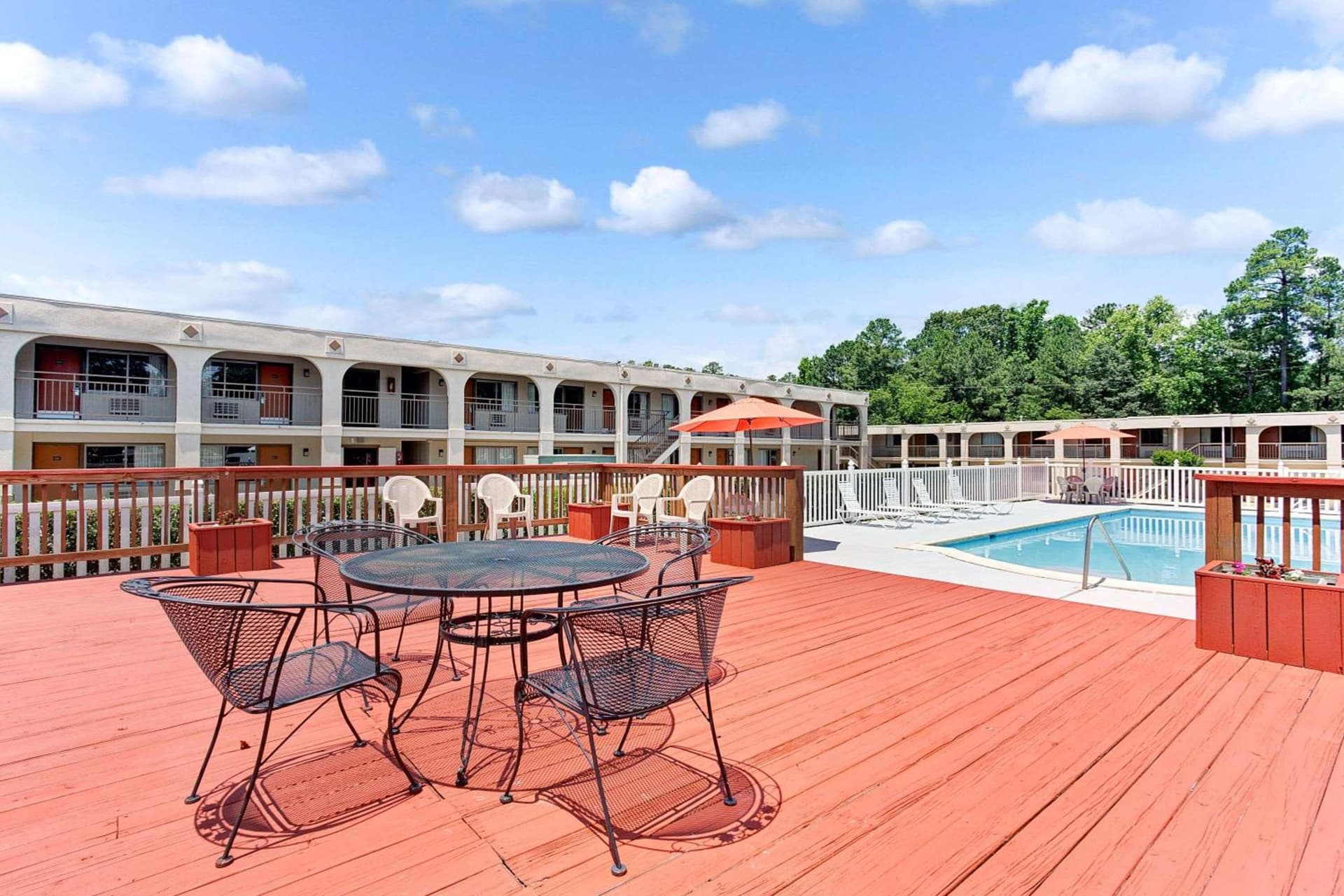 Super 8 by Wyndham Williamsburg/Historic Area interior in Williamsburg, VA — gallery photo 2
