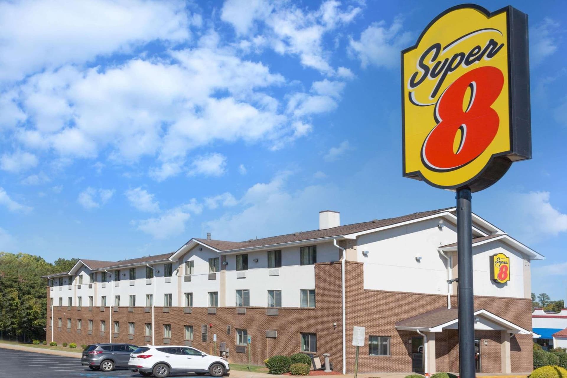 Super 8 by Wyndham Richmond Midlothian Turnpike property views in Midlothian, VA — gallery photo 3