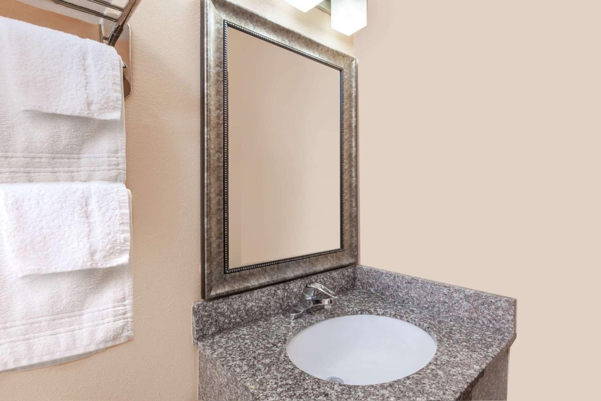 Super 8 South by Wyndham gallery photo in Bowling Green, KY — image 20