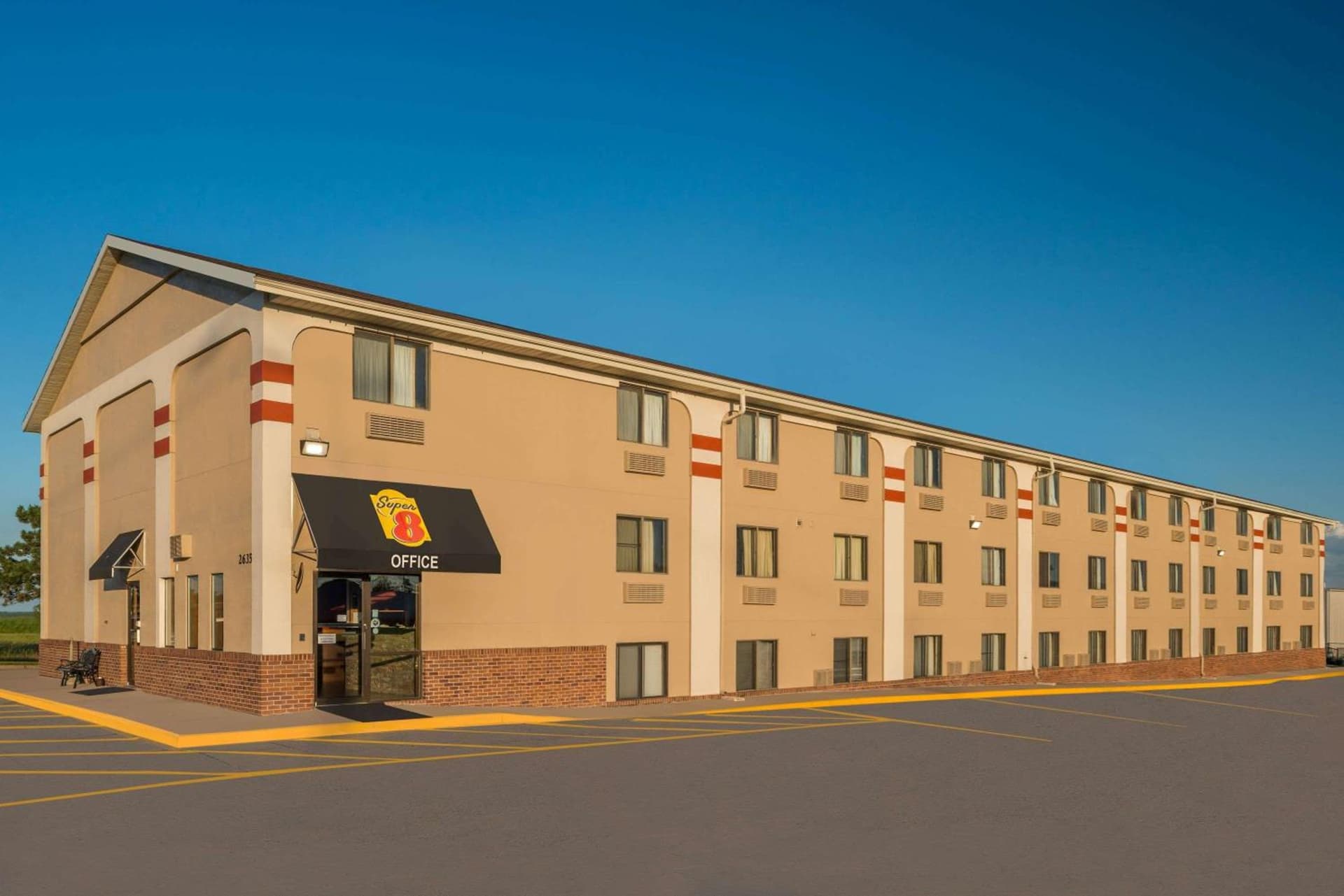 Super 8 by Wyndham Lincoln West featured exterior or lobby in Lincoln, NE — similar hotel