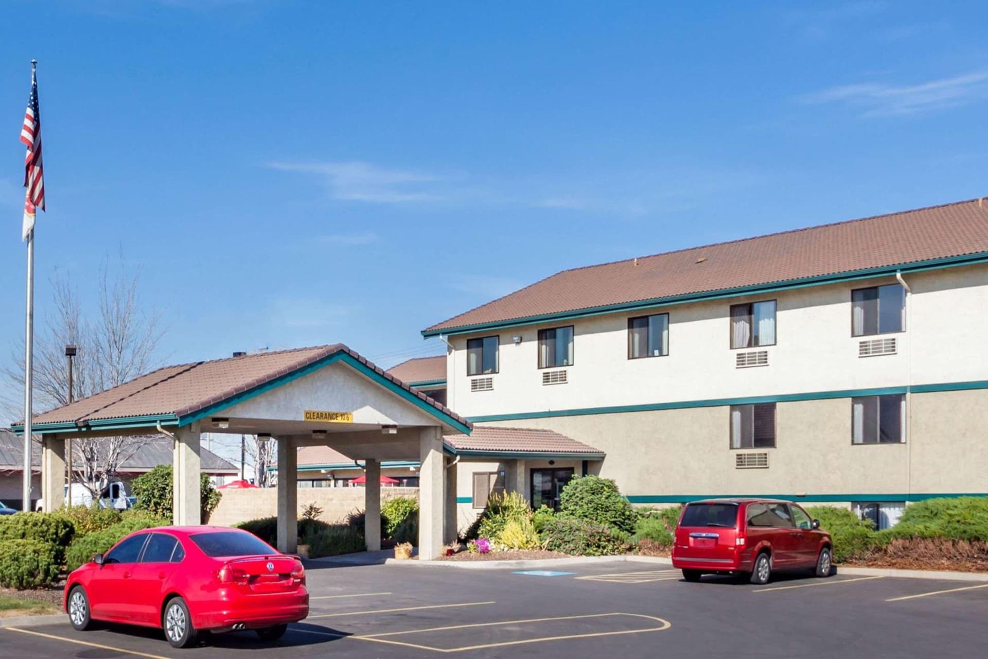 Super 8 by Wyndham Union Gap Yakima Area featured exterior or lobby in Union Gap, WA — similar hotel