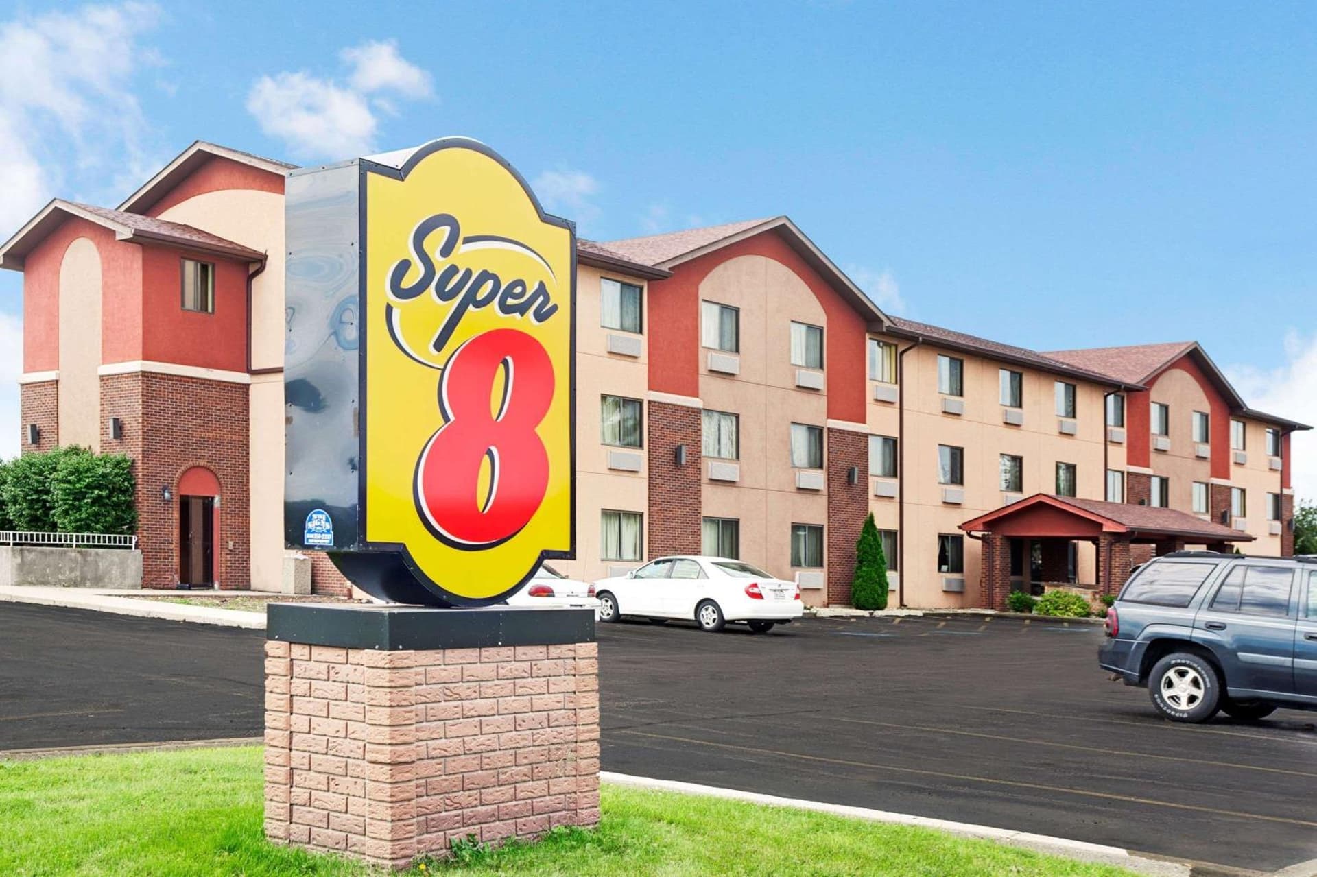Super 8 by Wyndham Romeoville Bolingbrook featured exterior or lobby in Romeoville, IL — similar hotel