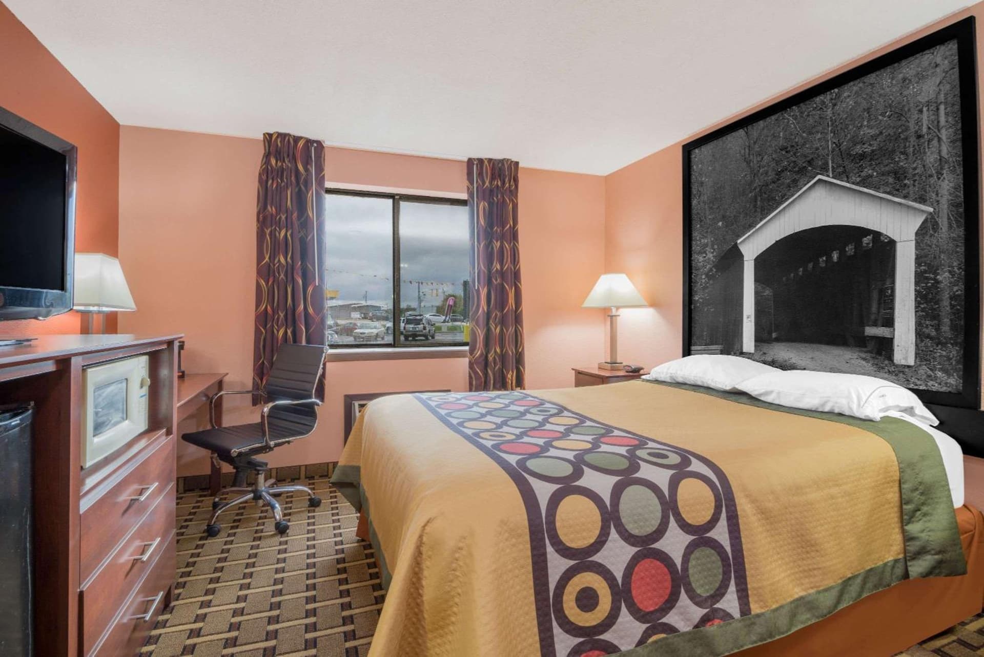 Super 8 by Wyndham Shelbyville property views in Shelbyville, IN — gallery photo 3
