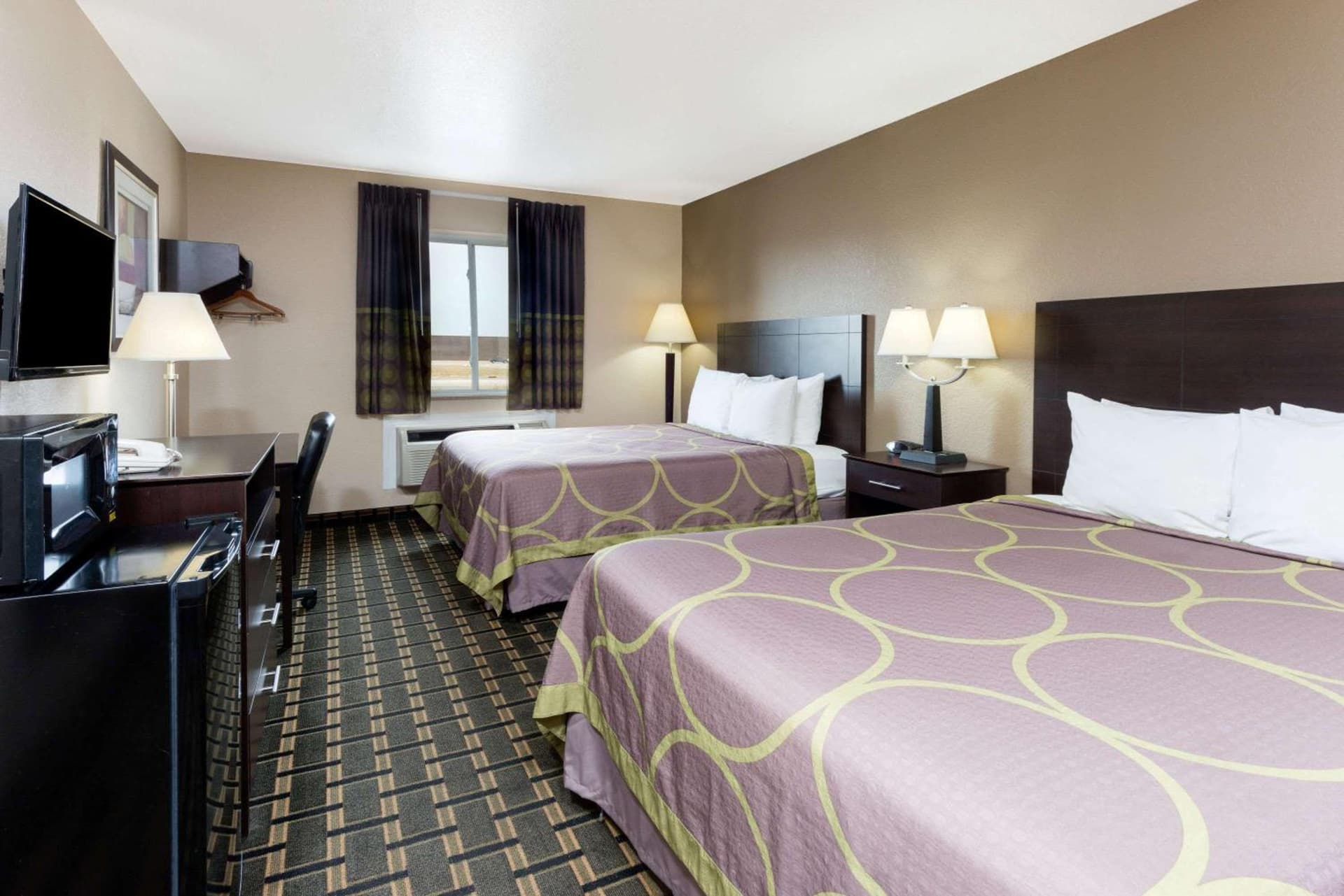 Super 8 by Wyndham Springfield East gallery photo in Springfield, IL — image 13