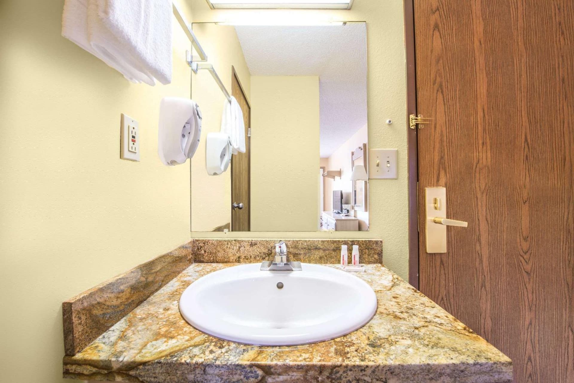 Super 8 by Wyndham Grants property views in Grants, NM — gallery photo 3