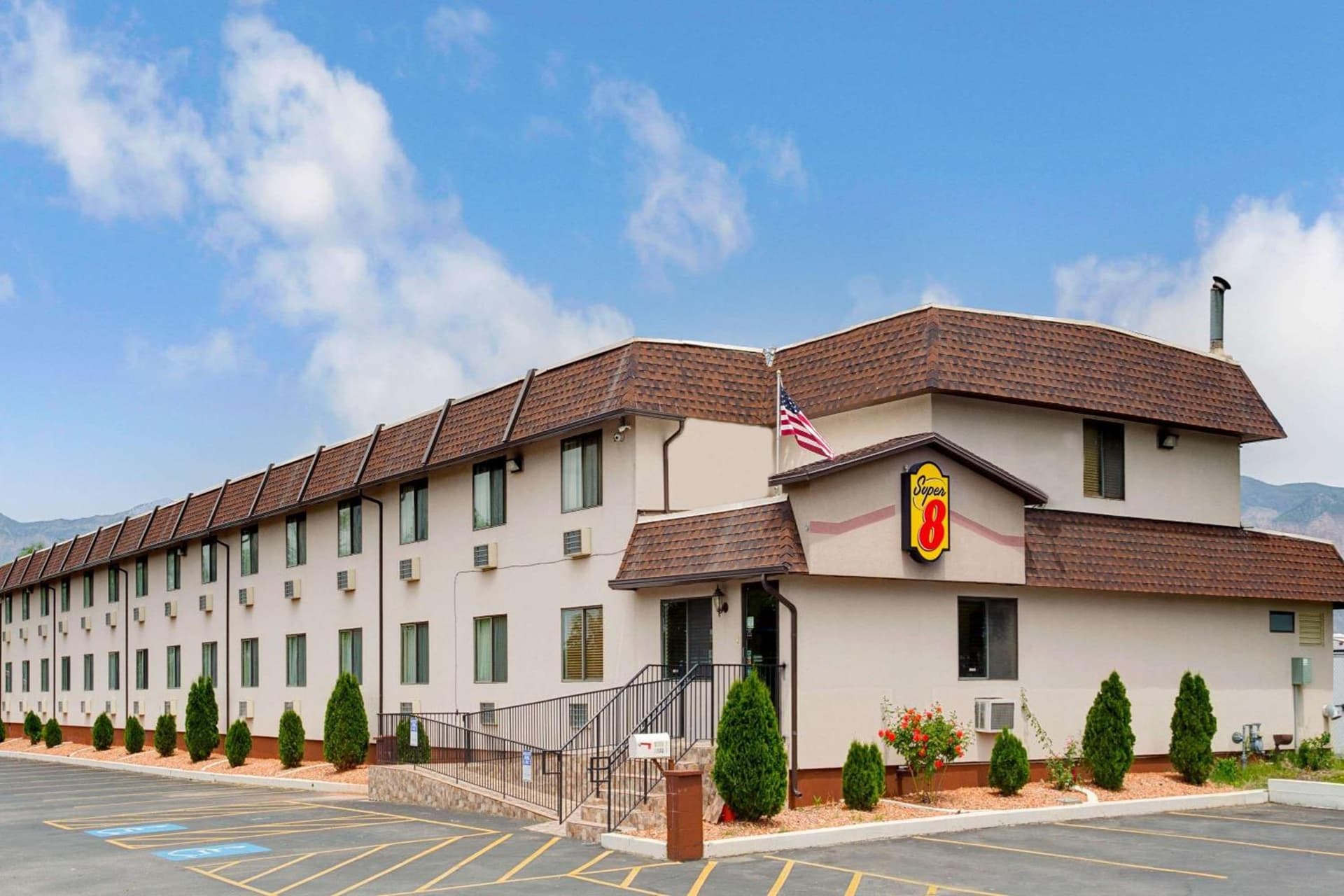 Super 8 by Wyndham Ogden, Utah — hotel in Ogden, Utah