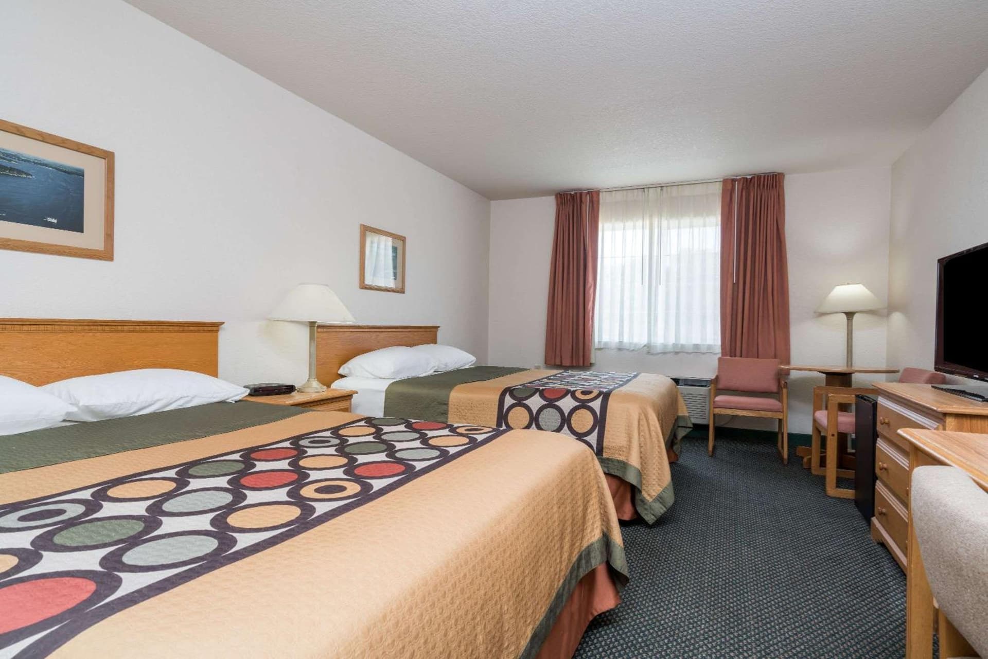Super 8 by Wyndham Sheldon property views in Sheldon, IA — gallery photo 3