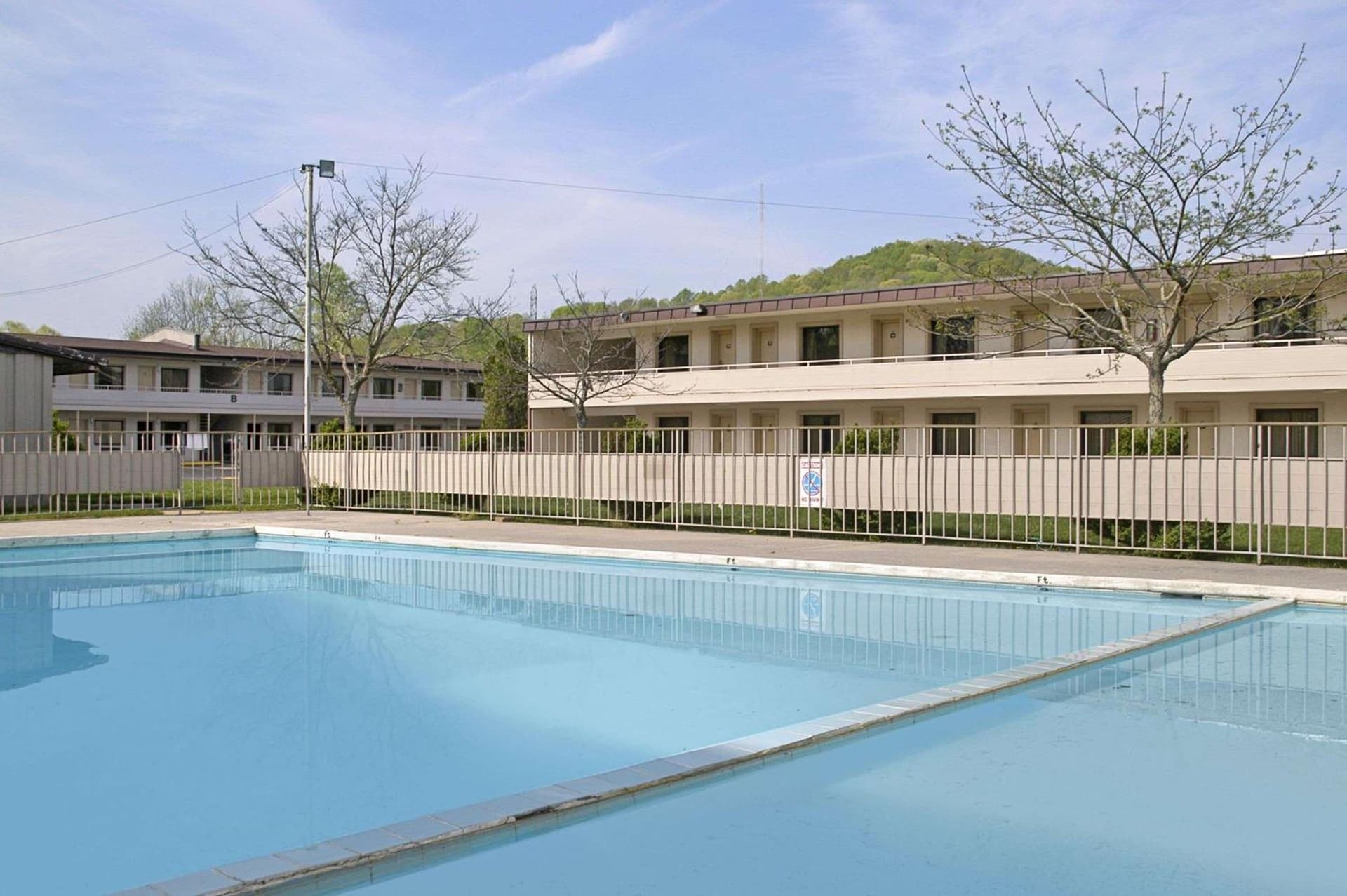 Days Inn by Wyndham Oak Ridge Knoxville interior in Oak Ridge, TN — gallery photo 2