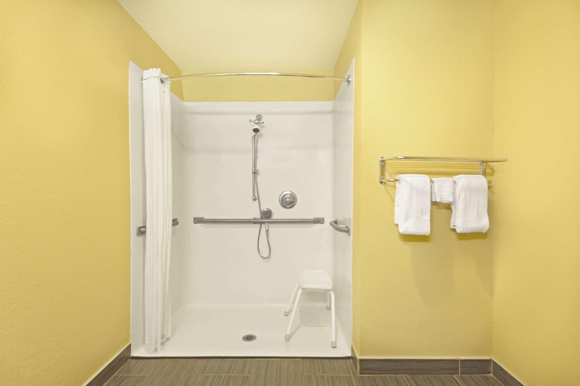 Super 8 by Wyndham Covington interior in Covington, LA — gallery photo 2