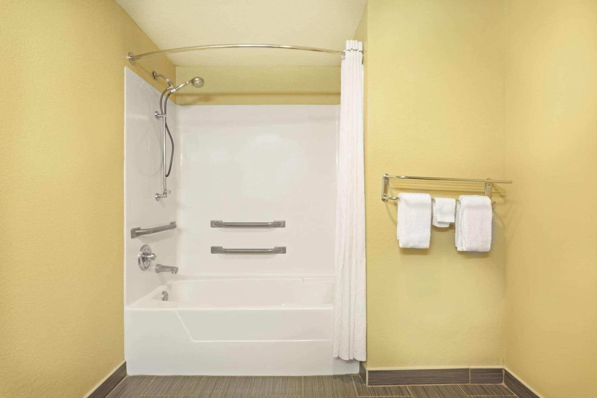 Super 8 by Wyndham Covington interior in Covington, LA — gallery photo 2