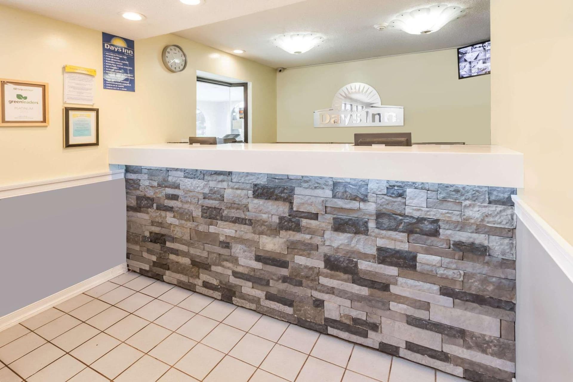 Days Inn by Wyndham Kent - Akron property views in Kent, OH — gallery photo 3