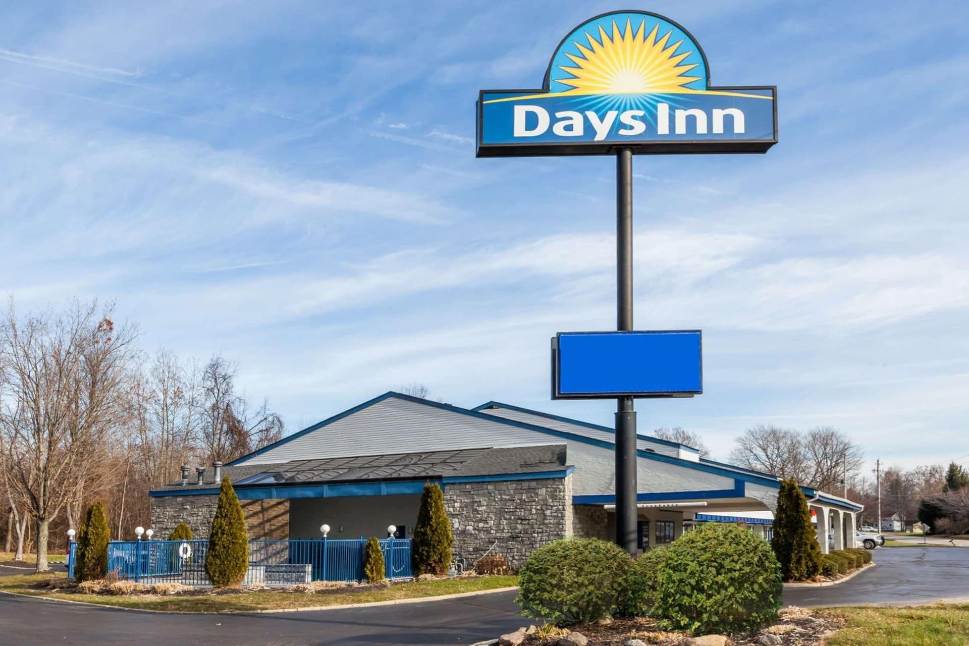 Days Inn by Wyndham Kent - Akron interior in Kent, OH — gallery photo 2