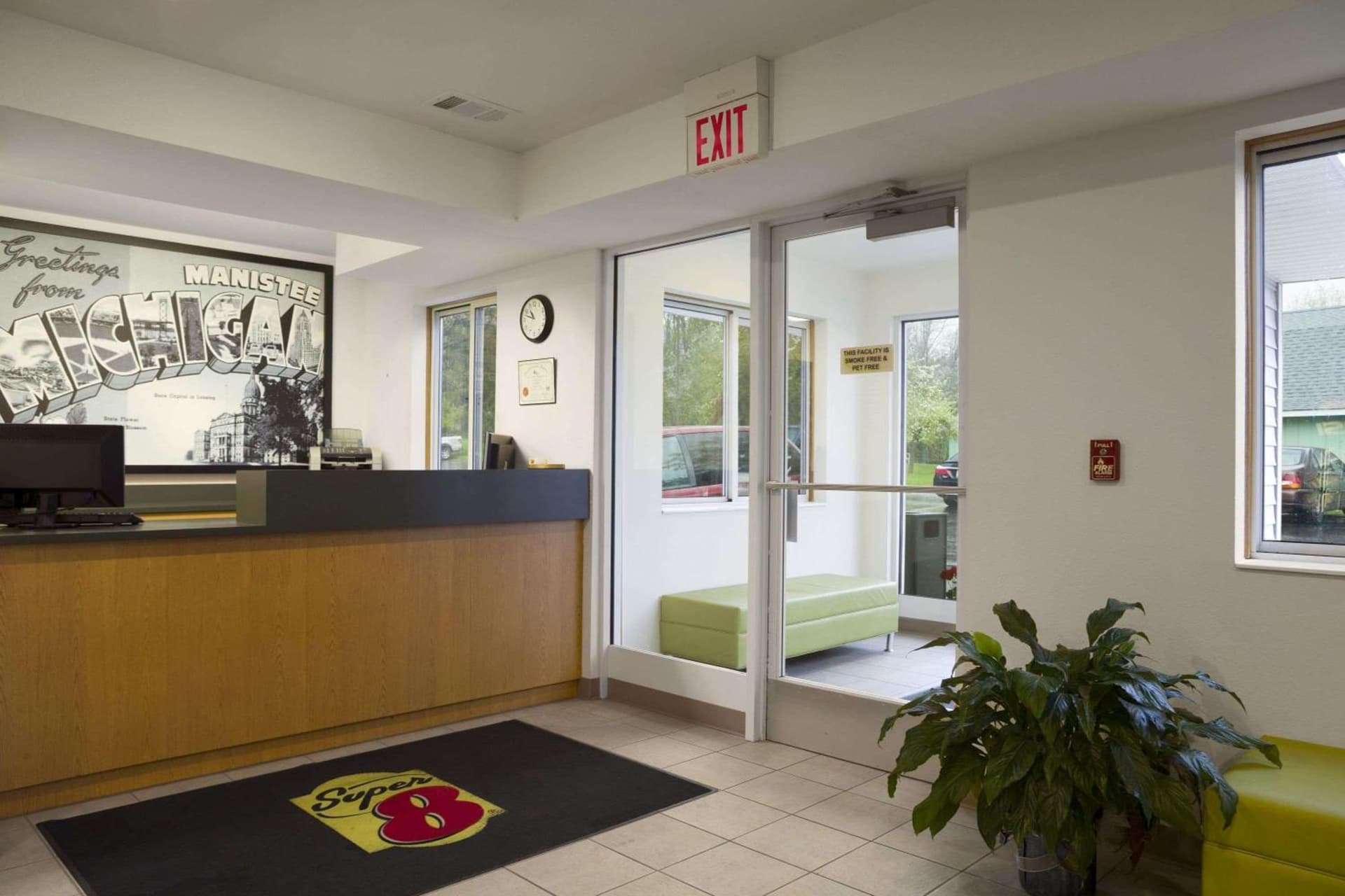 Super 8 by Wyndham Manistee property views in Manistee, MI — gallery photo 3