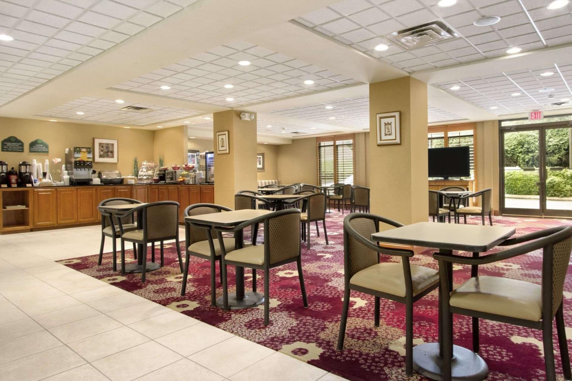 Wingate by Wyndham - Chattanooga property views in Chattanooga, TN — gallery photo 3