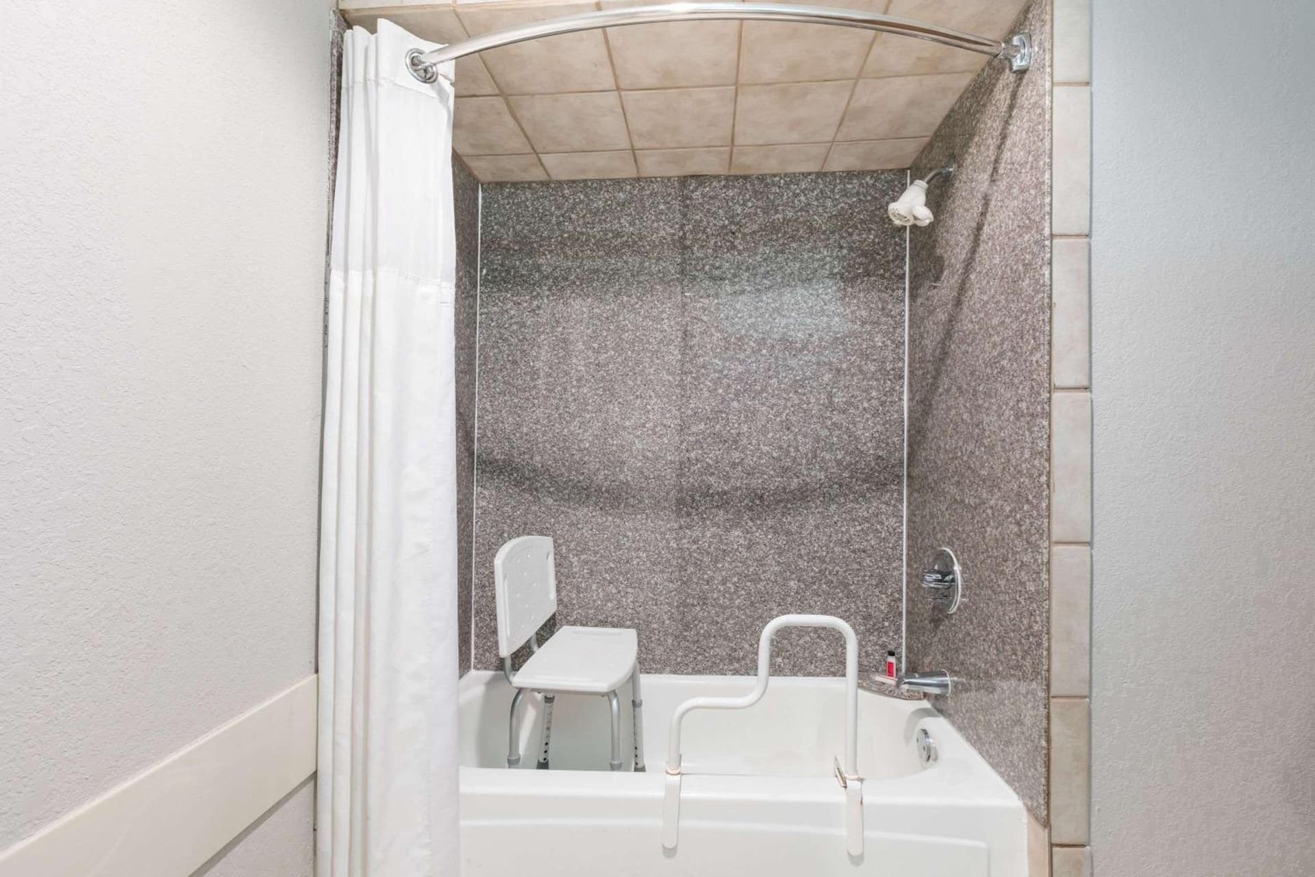 Ramada by Wyndham Oklahoma City Airport North gallery photo in Oklahoma City, OK — image 27
