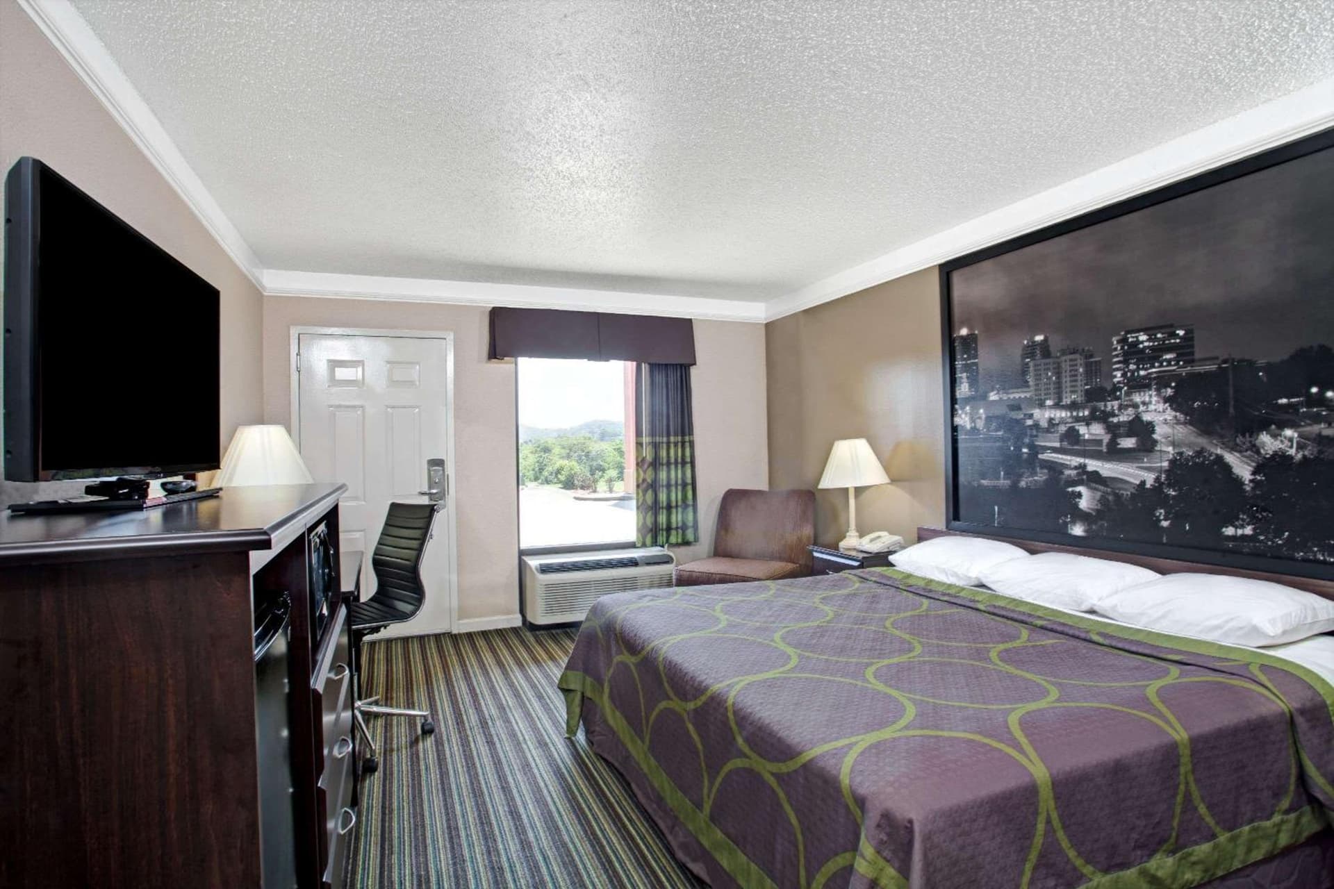 Super 8 by Wyndham Knoxville East gallery photo in Knoxville, TN — image 23