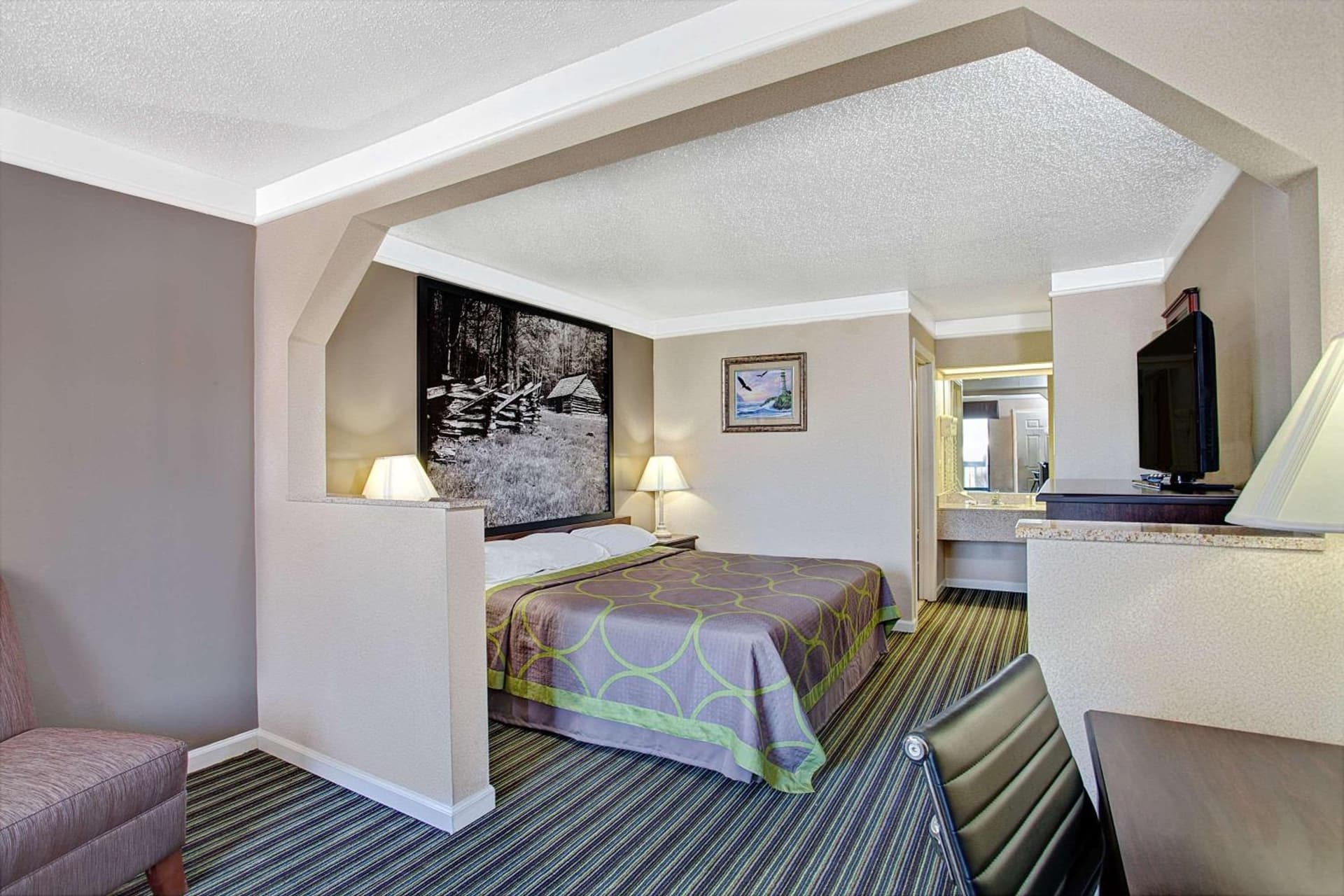Super 8 by Wyndham Knoxville East gallery photo in Knoxville, TN — image 5