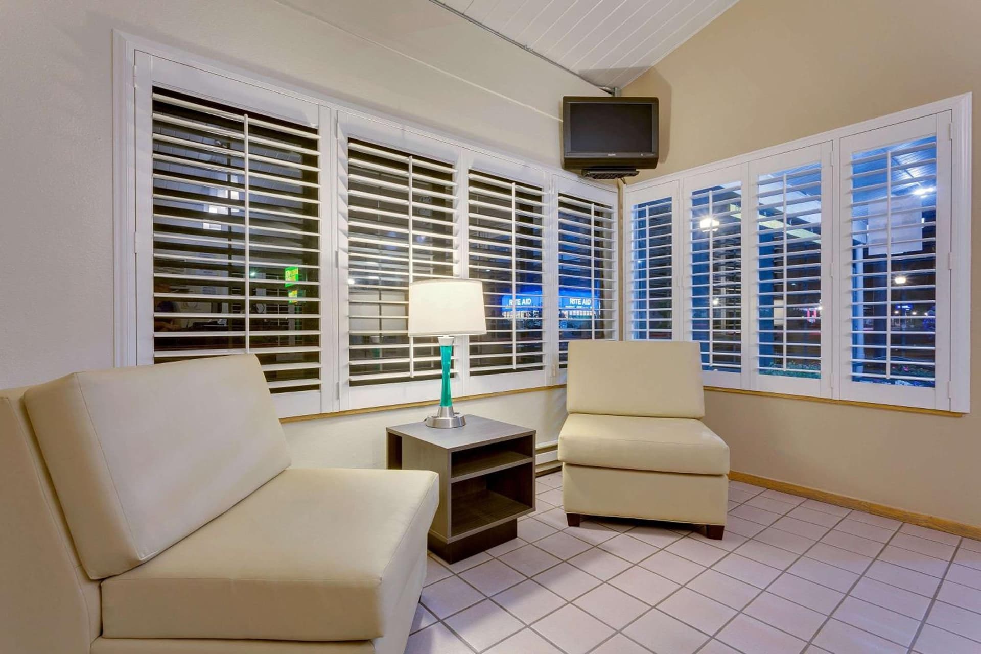Super 8 by Wyndham Alturas property views in Alturas, CA — gallery photo 3