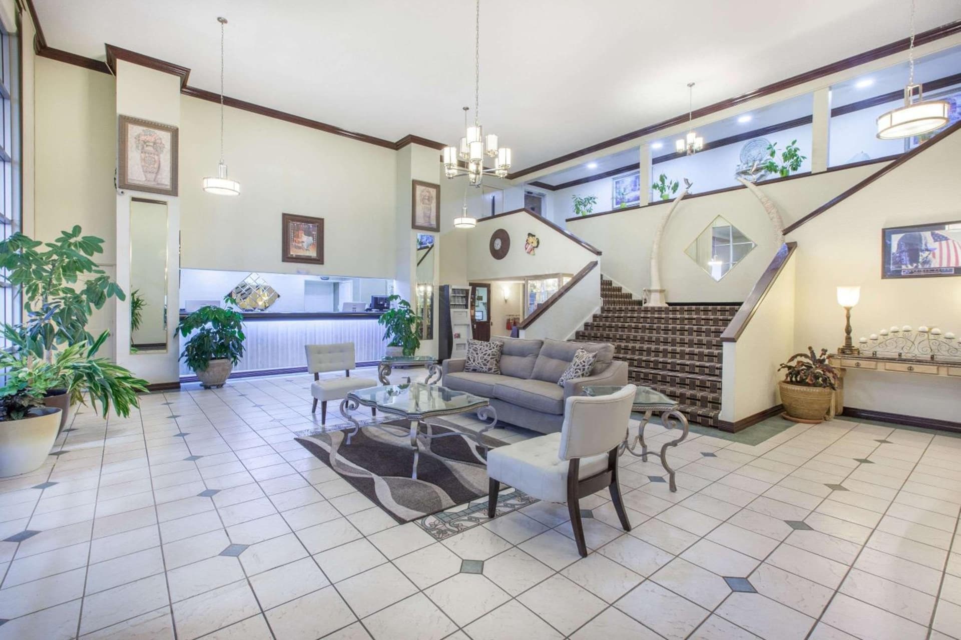 Super 8 by Wyndham Tyler TX interior in Tyler, TX — gallery photo 2