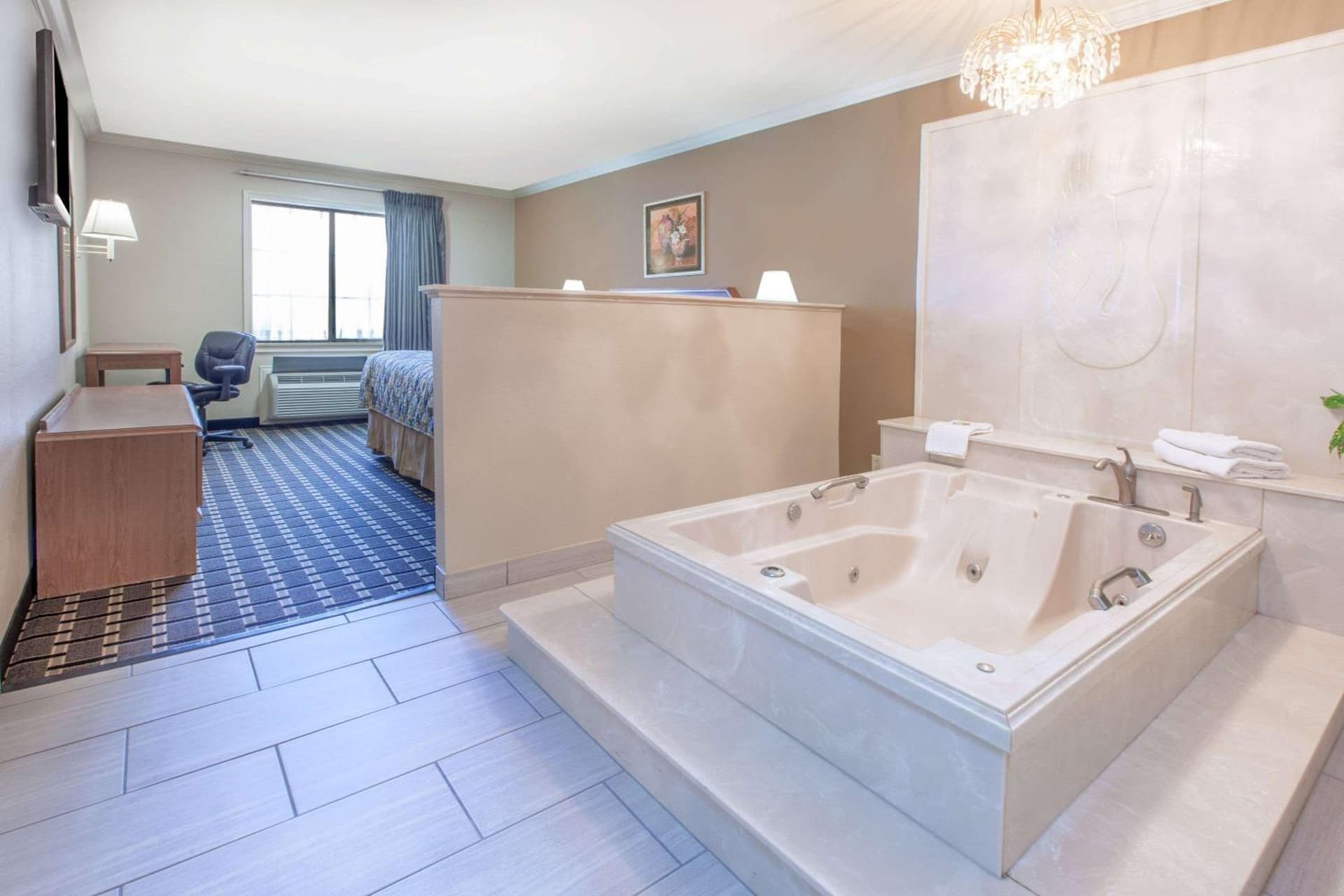 Super 8 by Wyndham Tyler TX interior in Tyler, TX — gallery photo 2