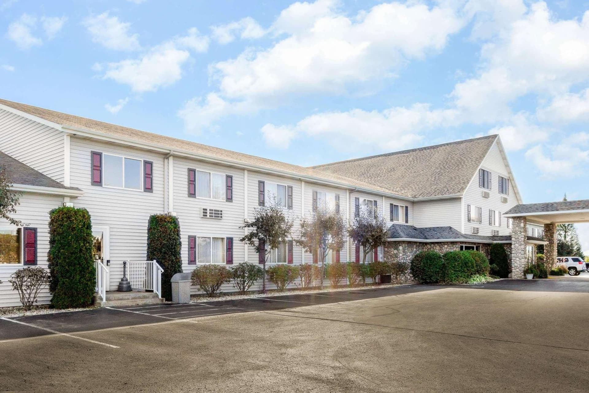 Super 8 by Wyndham St. Ignace featured exterior or lobby in Saint Ignace, MI — similar hotel
