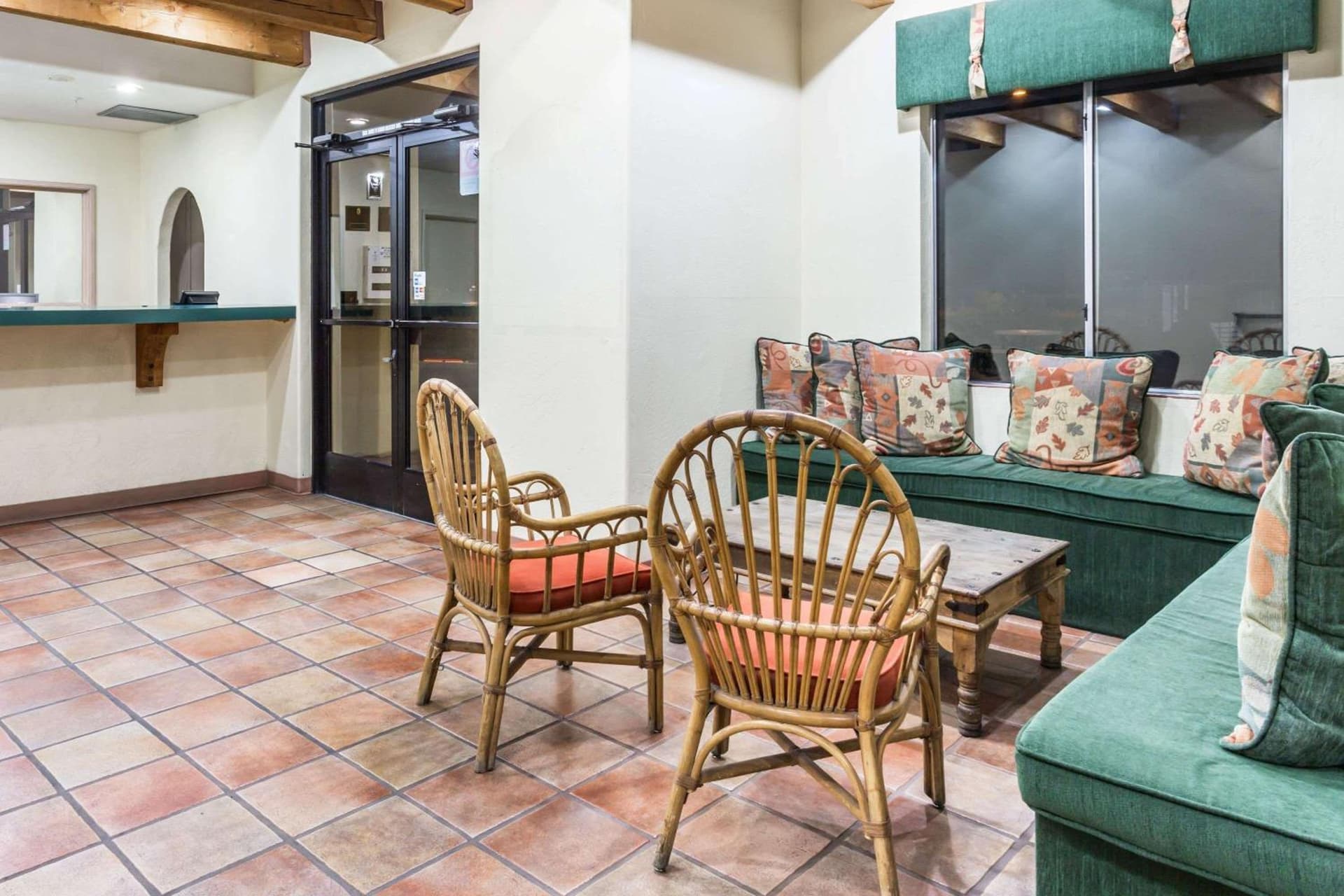 Super 8 by Wyndham Cottonwood interior in Cottonwood, AZ — gallery photo 2