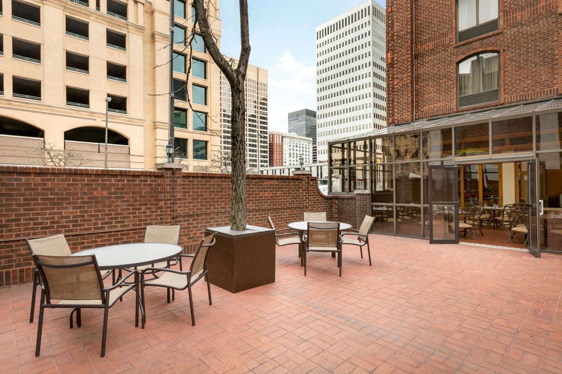 Days Inn by Wyndham Baltimore Inner Harbor gallery photo in Baltimore, MD — image 29