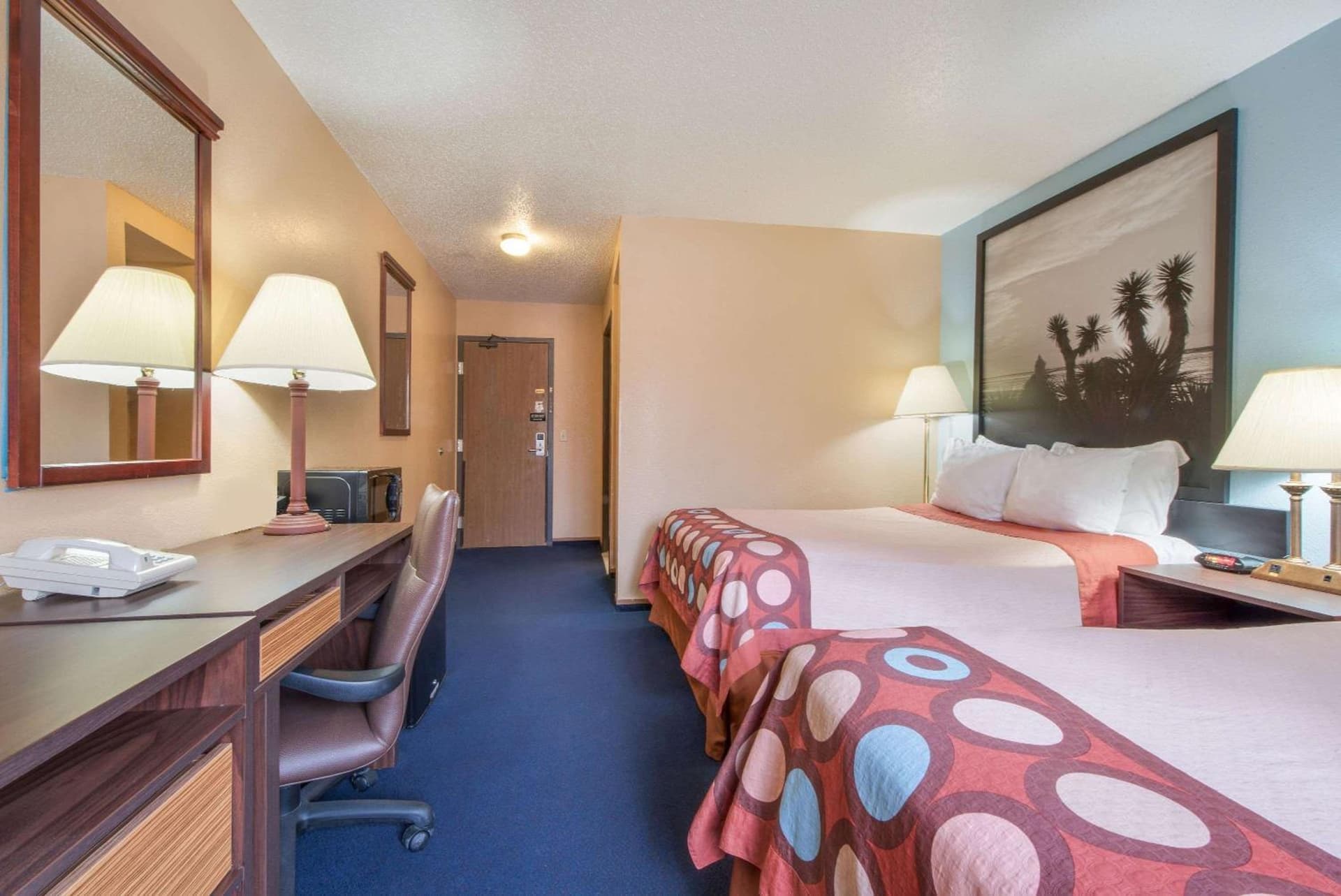 Super 8 by Wyndham College Station gallery photo in College Station, TX — image 8