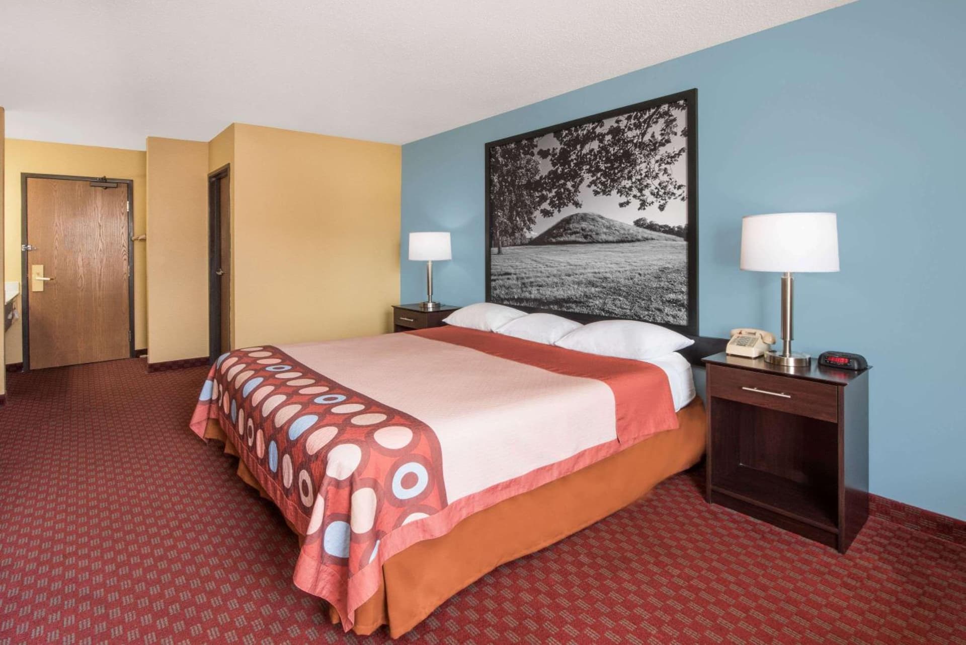 Super 8 by Wyndham Troy IL/St. Louis Area gallery photo in Troy, IL — image 12