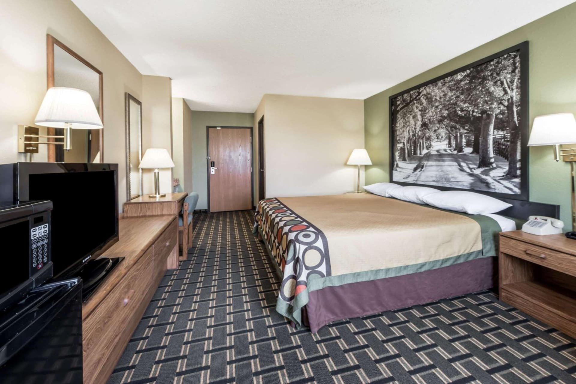 Super 8 by Wyndham Greenville property views in Greenville, IL — gallery photo 3