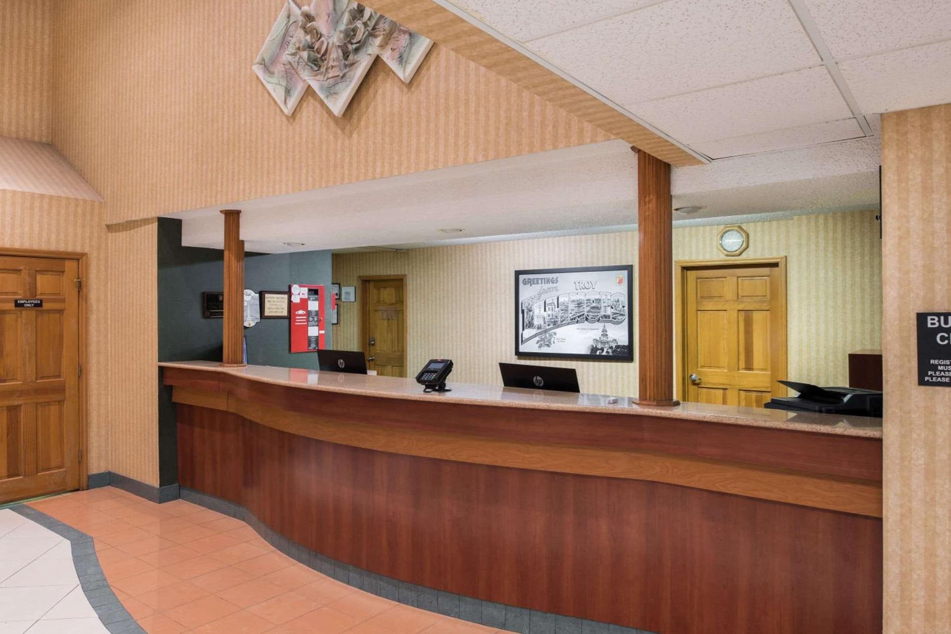 Super 8 by Wyndham Troy IL/St. Louis Area gallery photo in Troy, IL — image 6