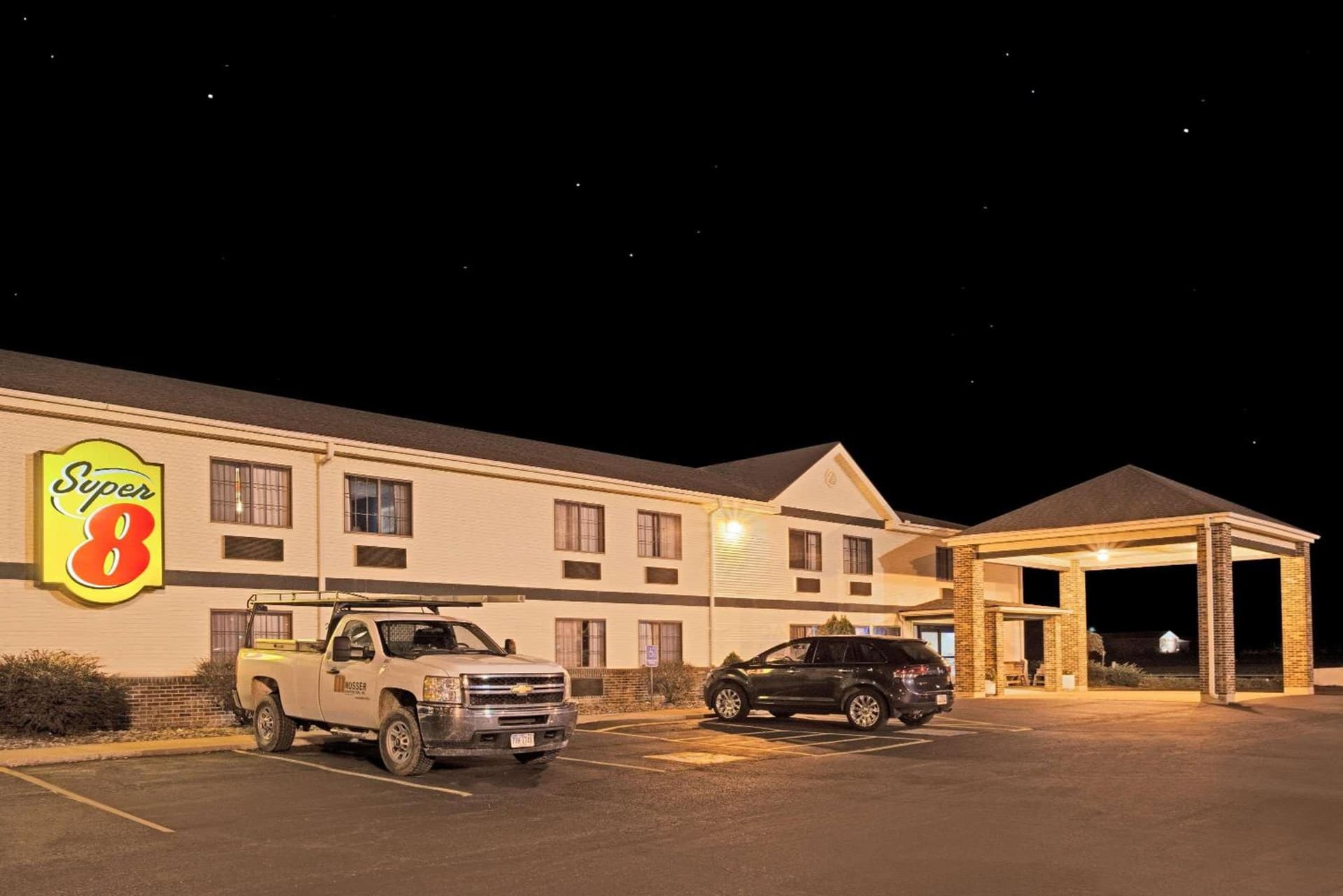 Super 8 by Wyndham Defiance featured exterior or lobby in Defiance, OH — similar hotel