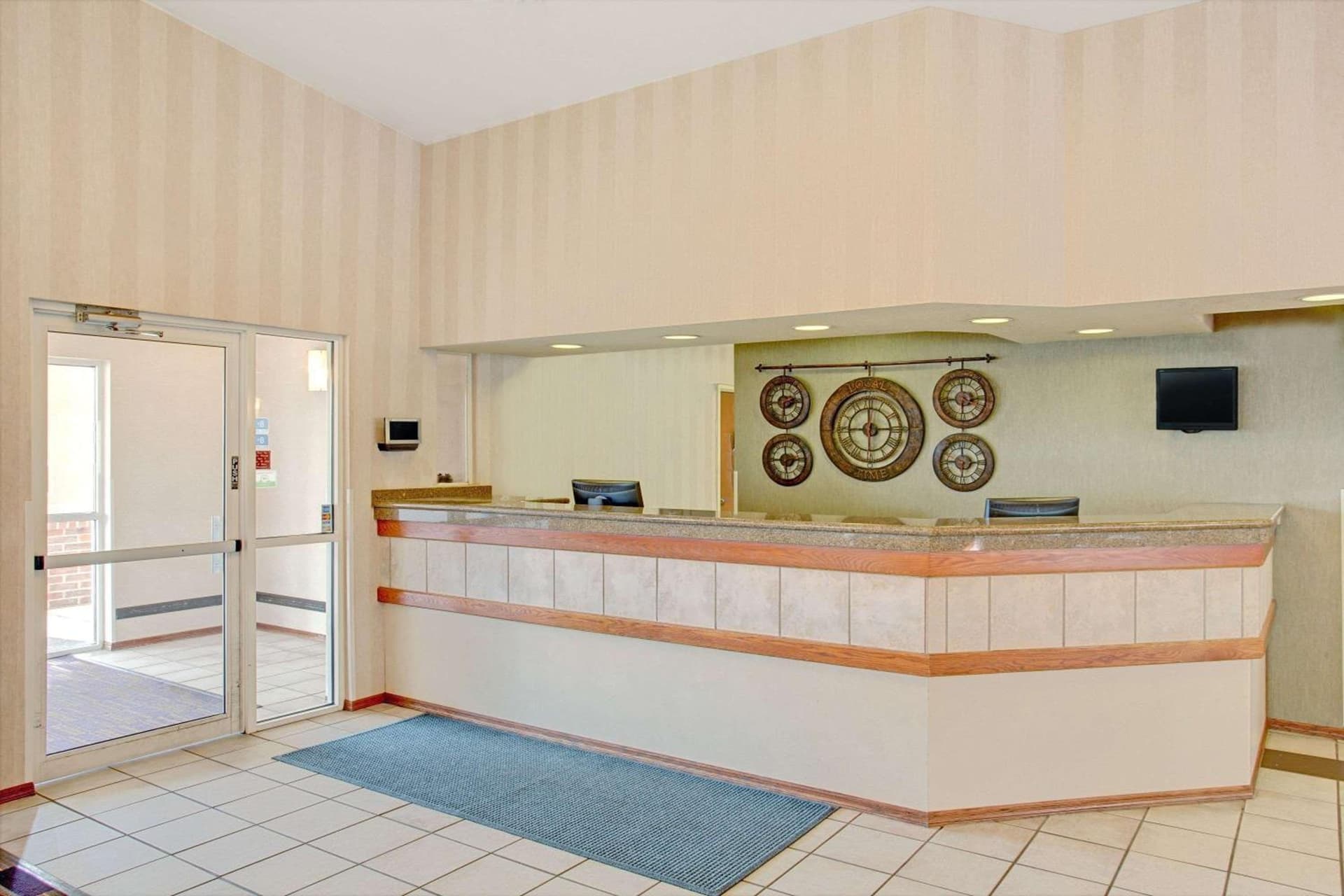 Garner Hotel Salt Lake City Airport by IHG interior in Salt Lake City, UT — gallery photo 2