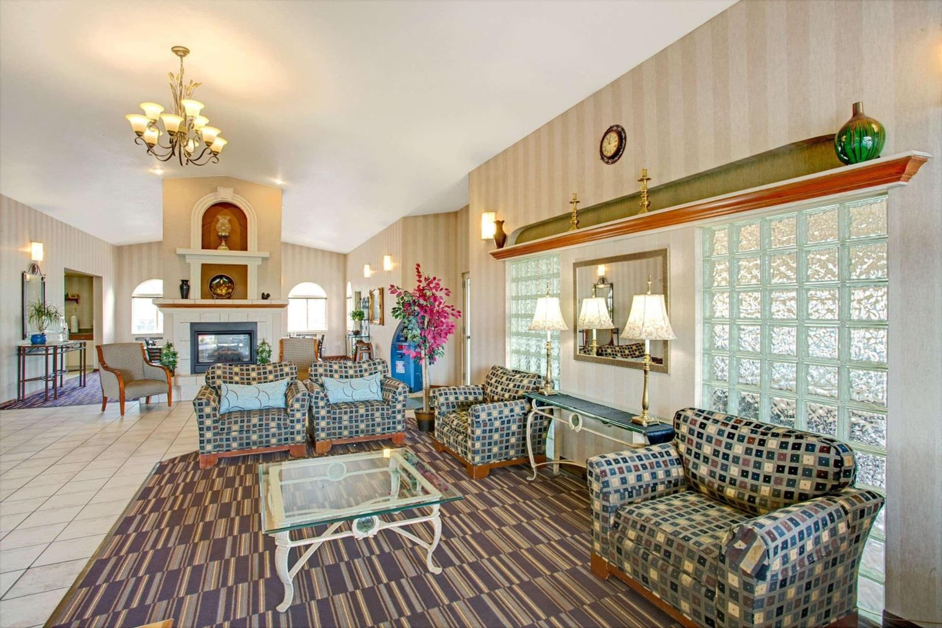 Garner Hotel Salt Lake City Airport by IHG property views in Salt Lake City, UT — gallery photo 3