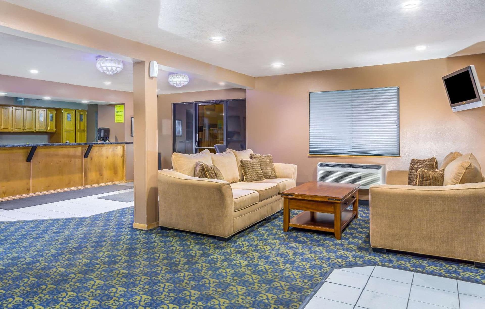 Super 8 by Wyndham Mesa Gilbert property views in Mesa, AZ — gallery photo 3