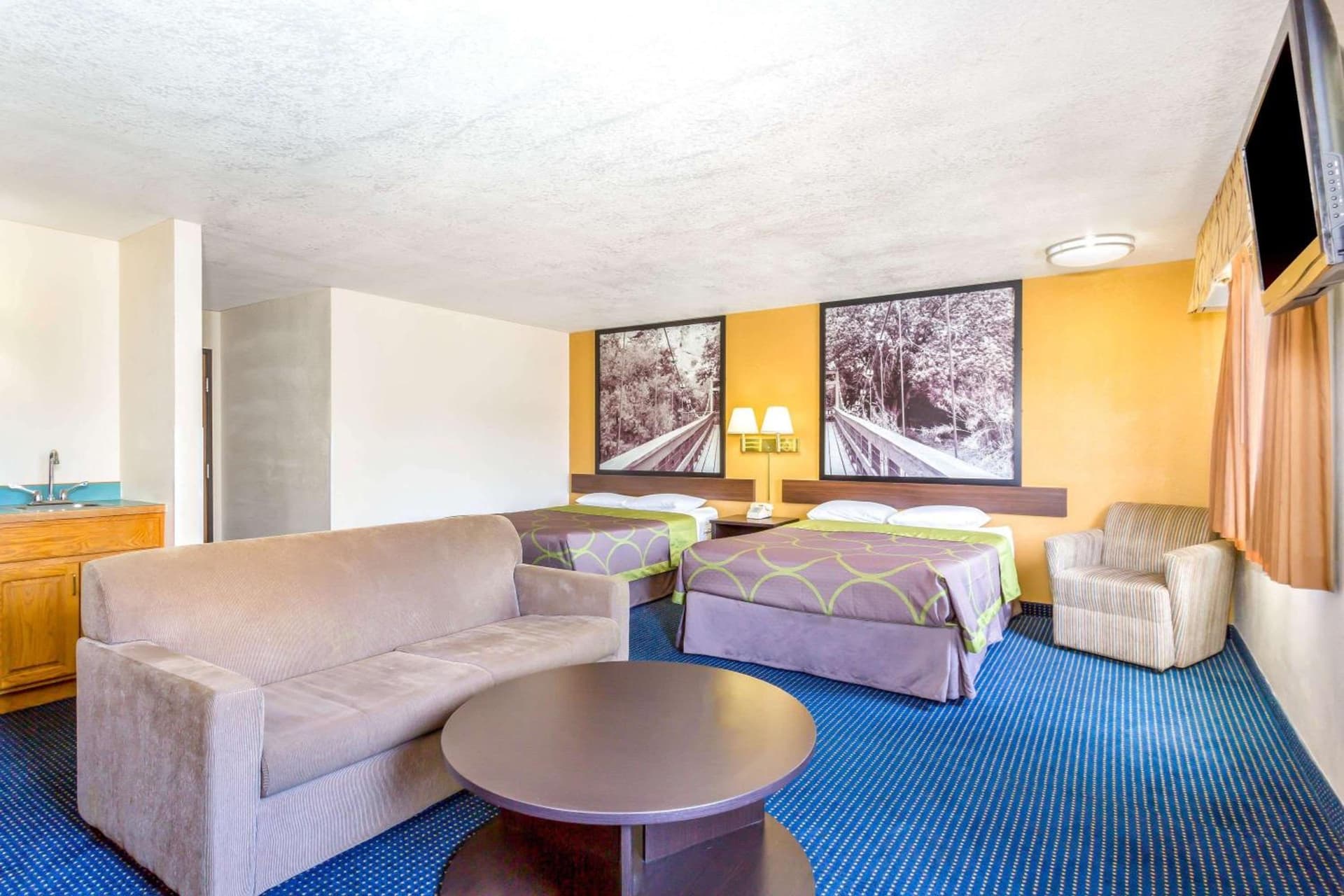 Super 8 by Wyndham Mesa Gilbert gallery photo in Mesa, AZ — image 9