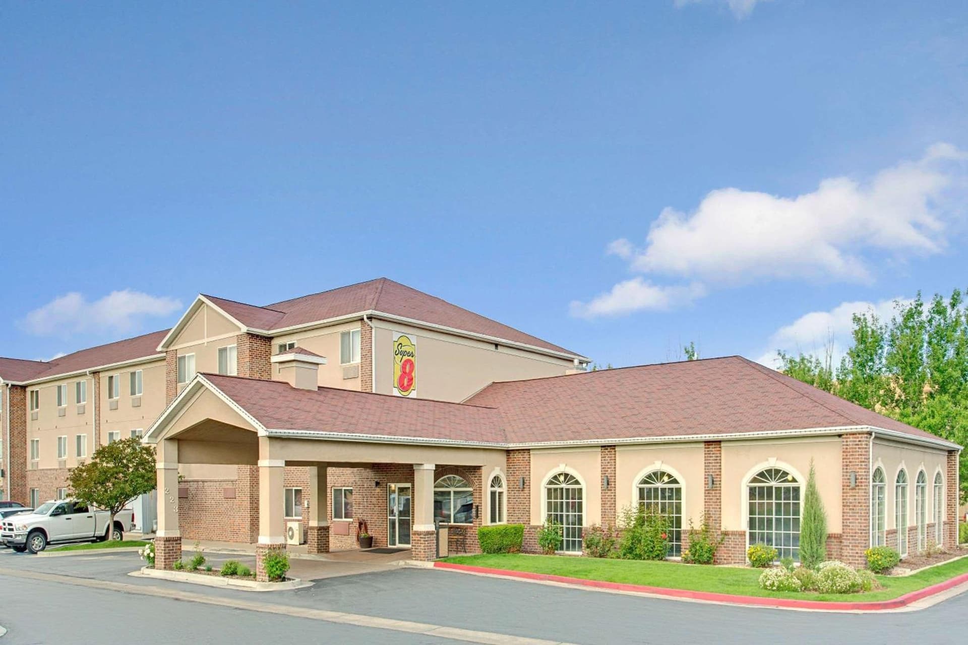 Garner Hotel Salt Lake City Airport by IHG featured exterior or lobby in Salt Lake City, UT — similar hotel