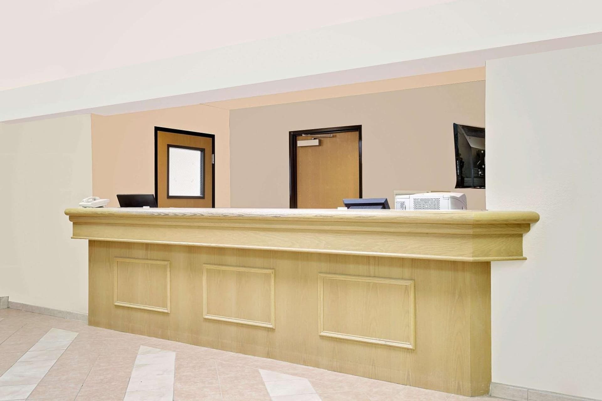 Super 8 by Wyndham Battle Mountain property views in Battle Mountain, NV — gallery photo 3