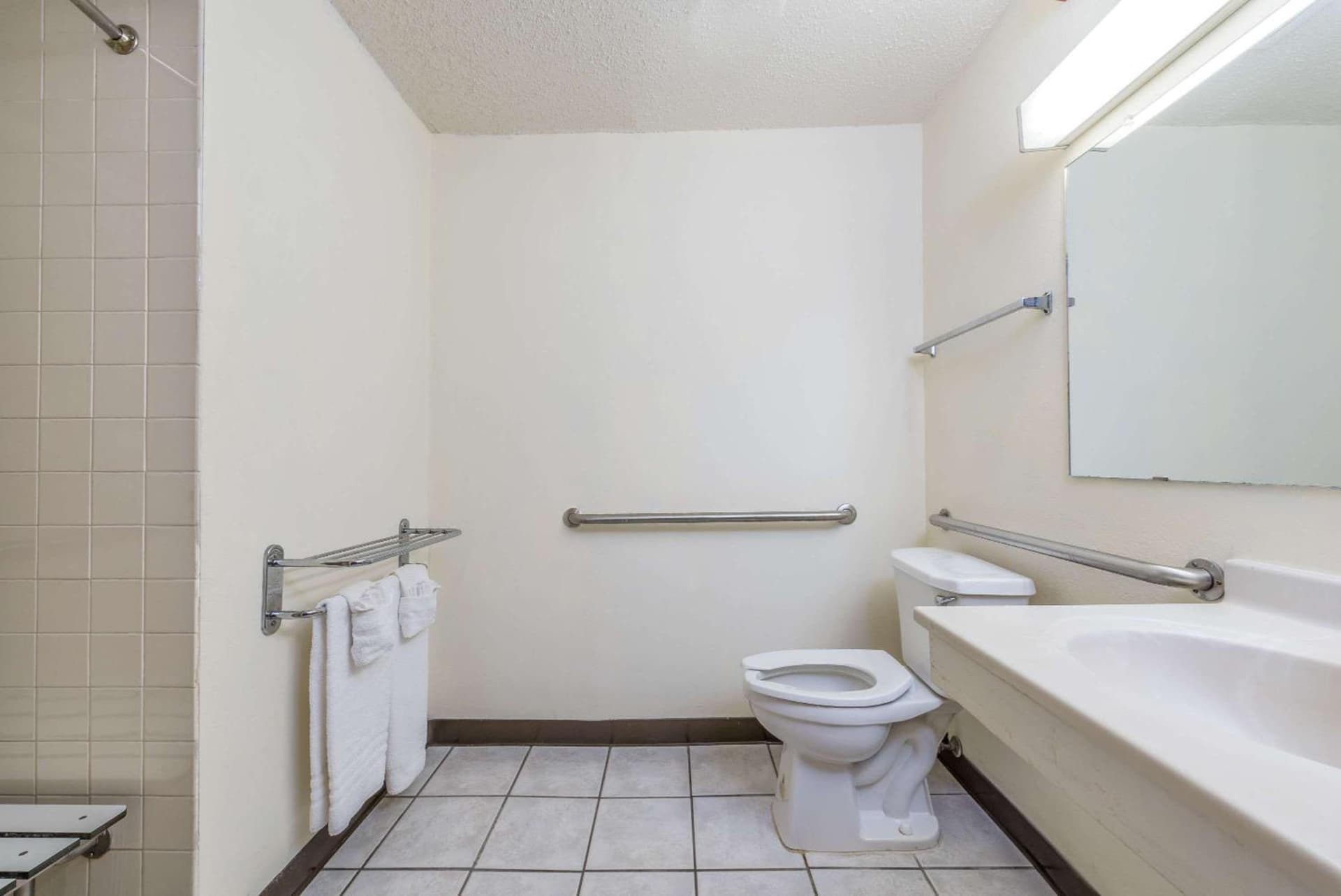 Super 8 by Wyndham Denton property views in Denton, TX — gallery photo 3