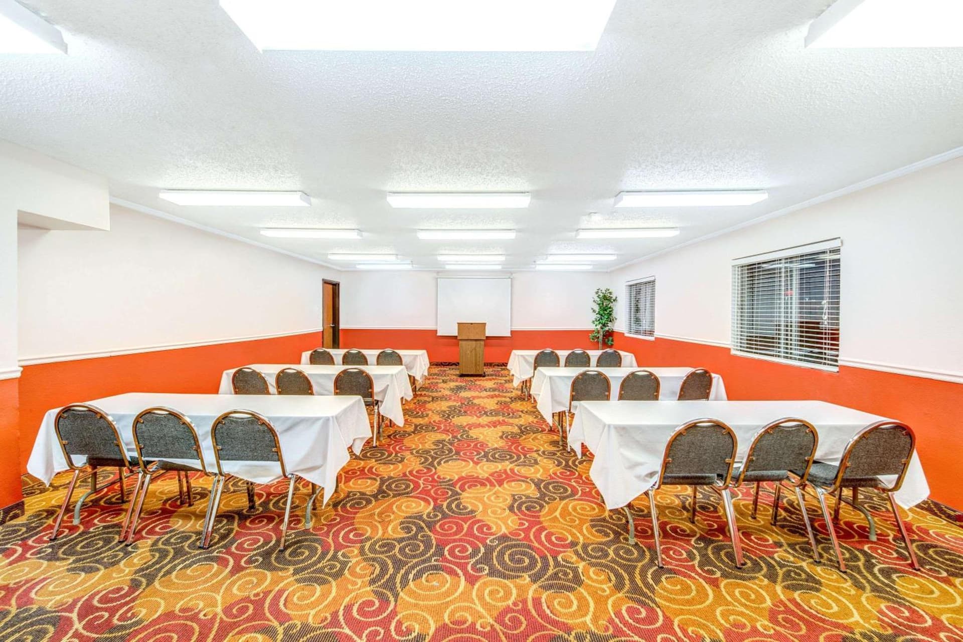 Super 8 by Wyndham McKinney/Plano Area gallery photo in McKinney, TX — image 10