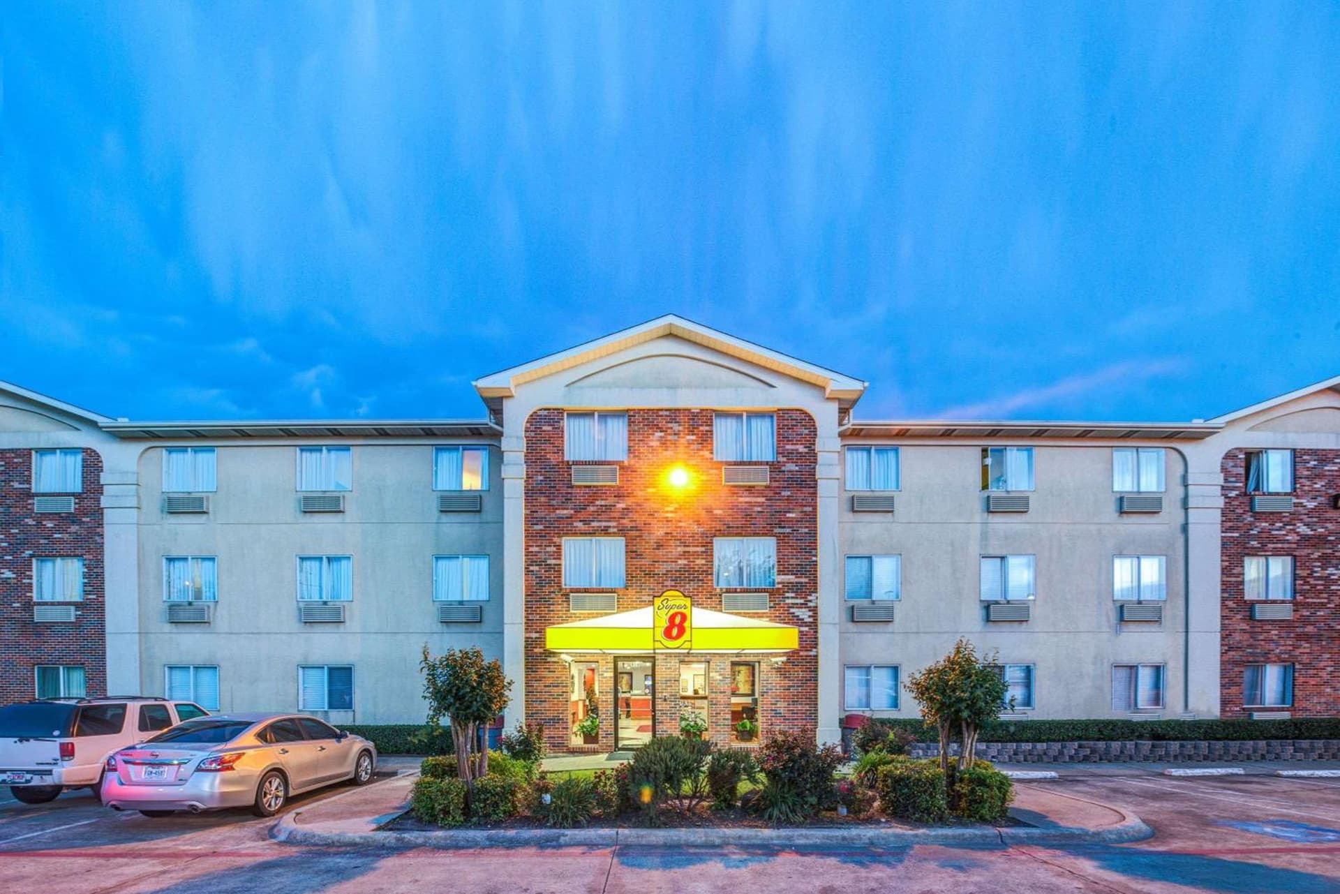 Super 8 by Wyndham McKinney/Plano Area gallery photo in McKinney, TX — image 12
