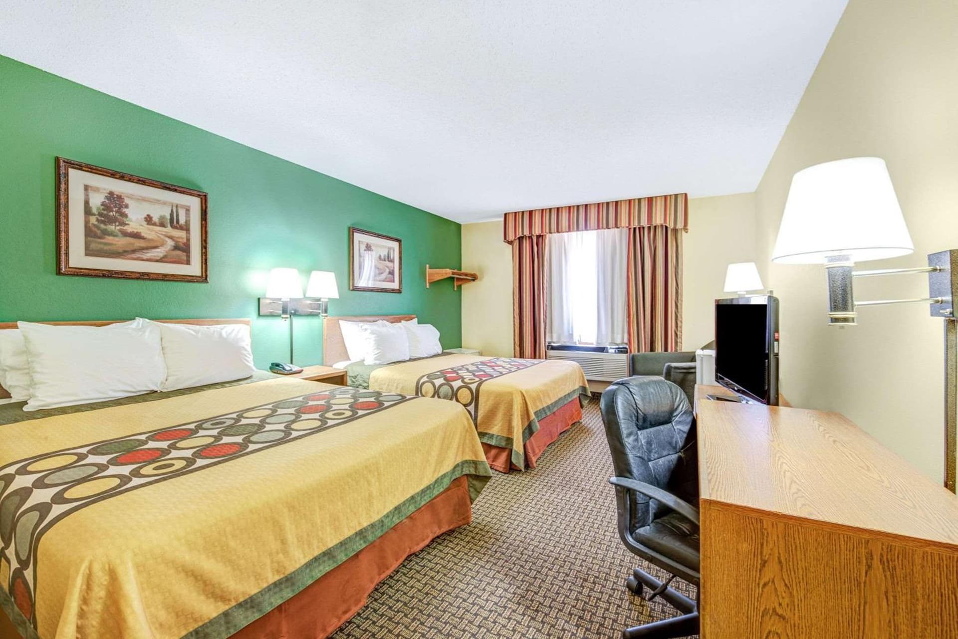 Super 8 by Wyndham McKinney/Plano Area gallery photo in McKinney, TX — image 4
