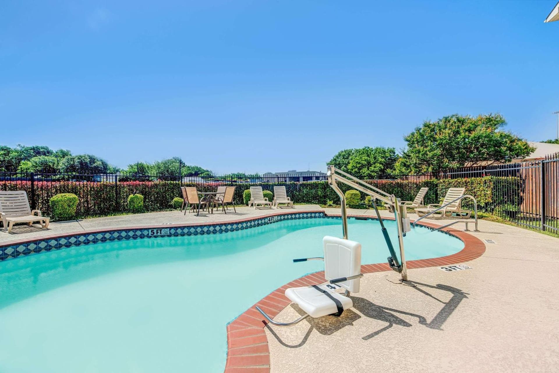 Super 8 by Wyndham McKinney/Plano Area gallery photo in McKinney, TX — image 24