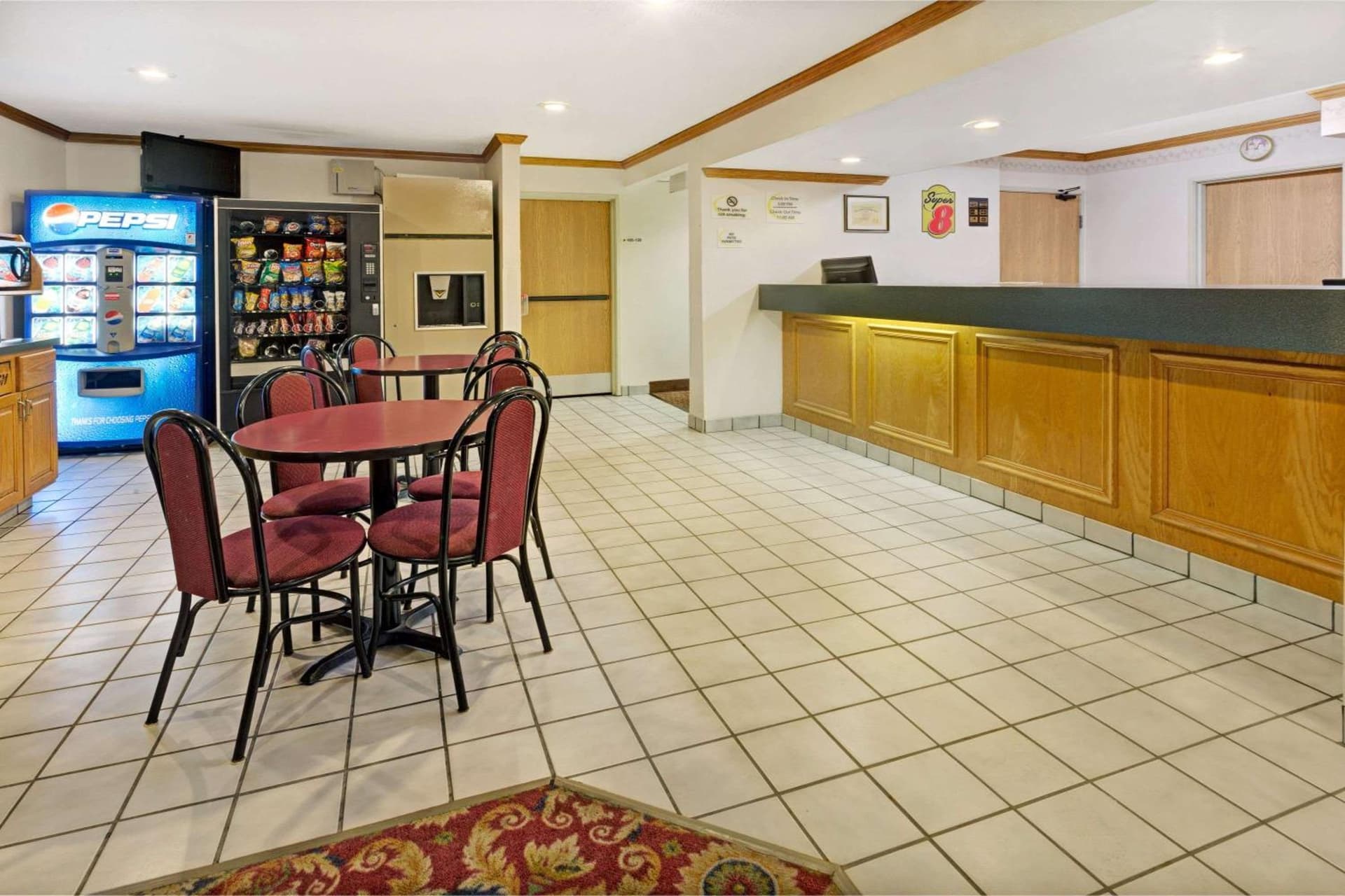 Super 8 by Wyndham Canonsburg/Pittsburgh Area property views in Canonsburg, PA — gallery photo 3