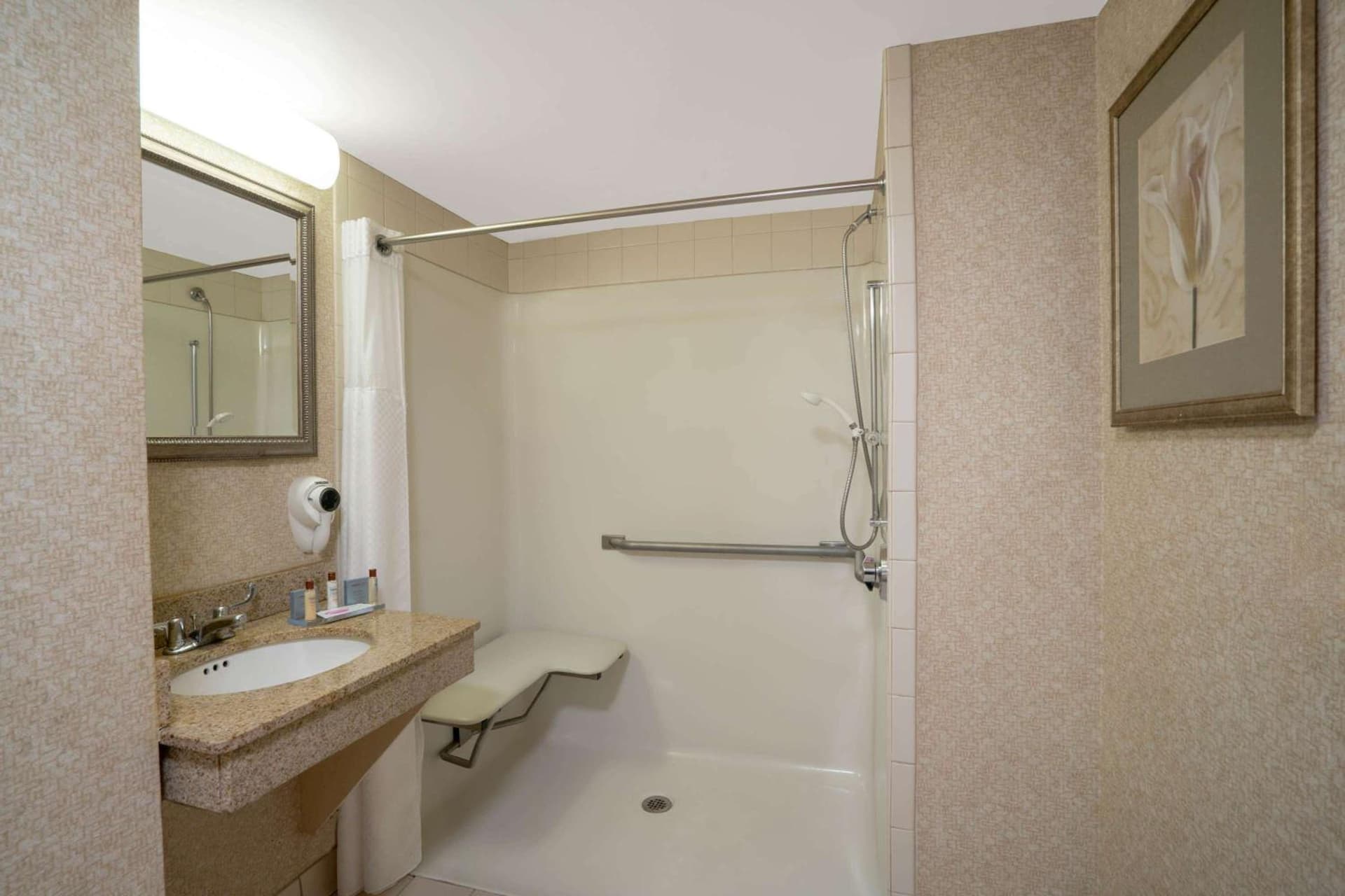 Wingate by Wyndham Charlotte Airport gallery photo in Charlotte, NC — image 7