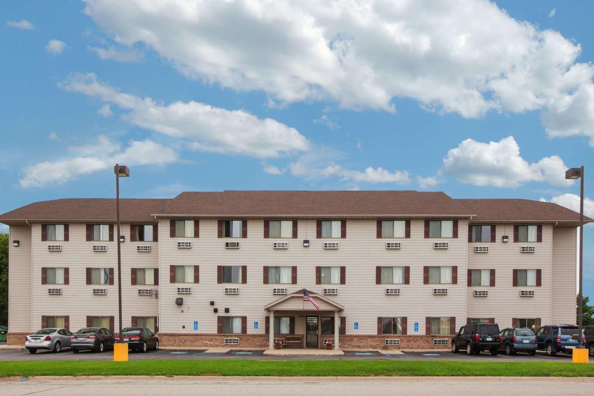 Super 8 by Wyndham Mason City featured exterior or lobby in Mason City, IA — similar hotel