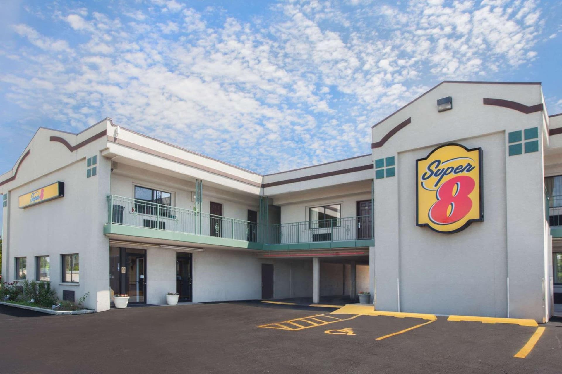 Super 8 by Wyndham Chicago/Rosemont/O'Hare/SE featured exterior or lobby in River Grove, IL — similar hotel