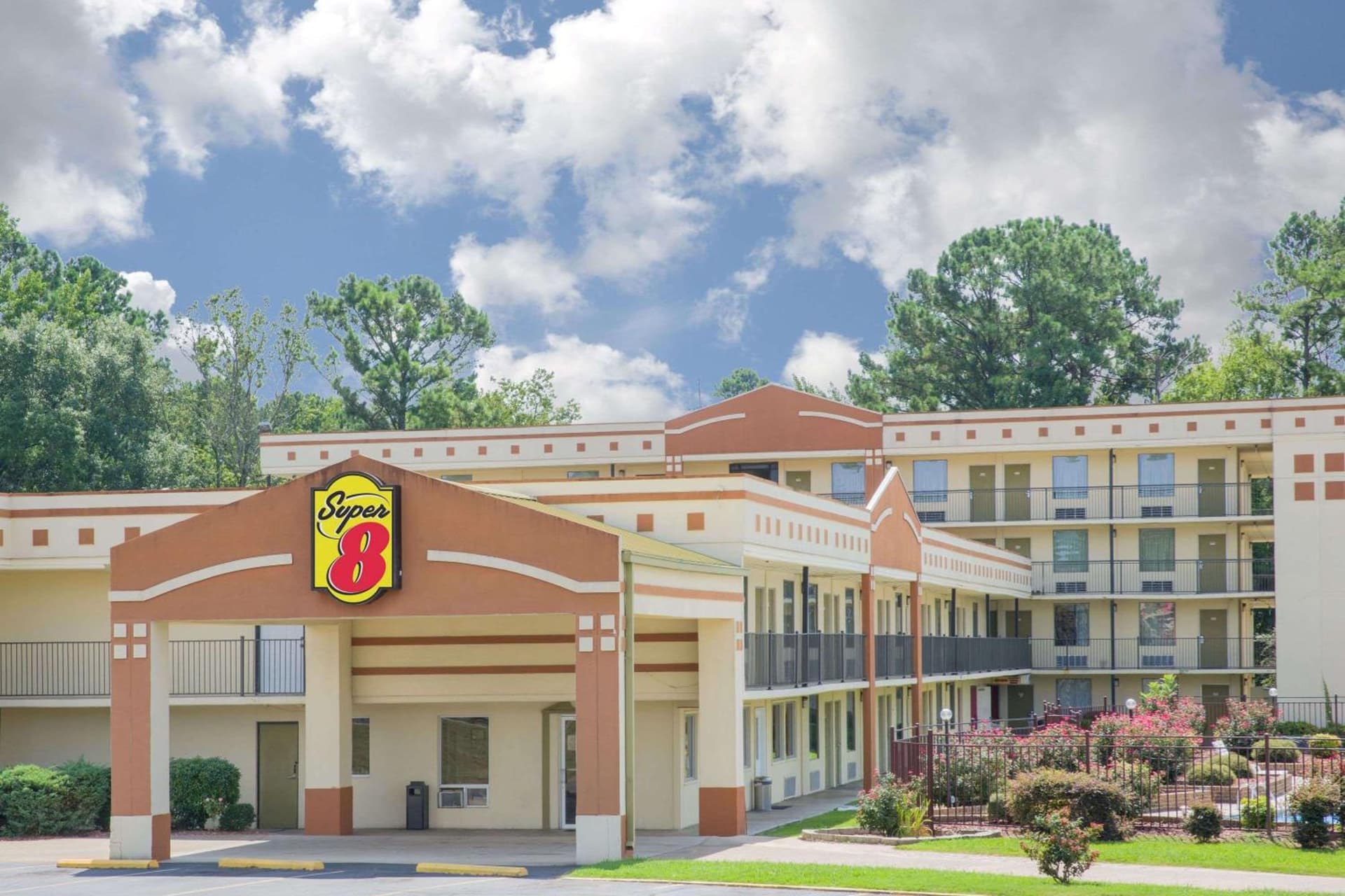 Super 8 by Wyndham Jasper featured exterior or lobby in Jasper, AL — similar hotel